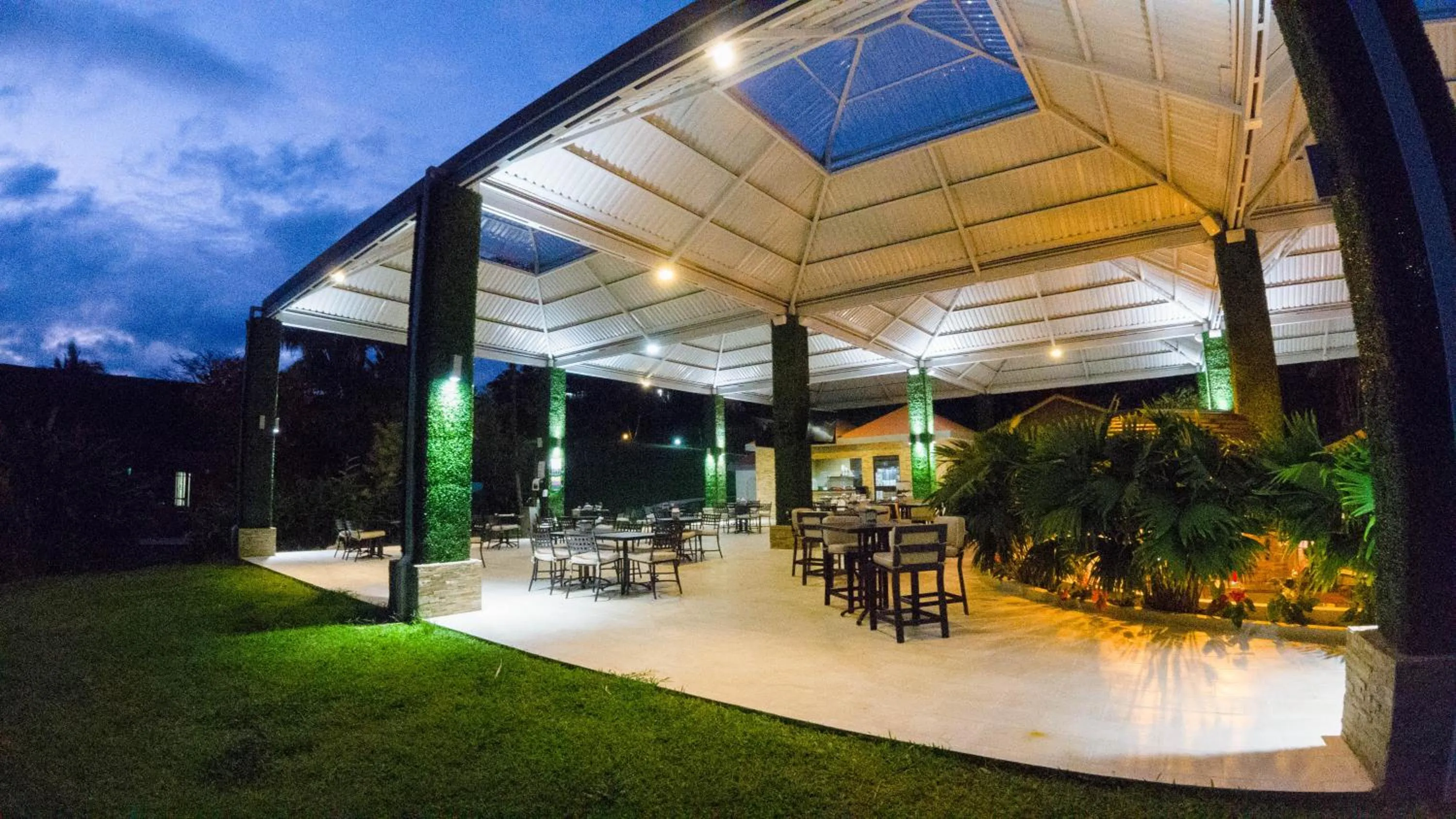 Restaurant/places to eat in Arenal Paraiso Resort Spa & Thermo Mineral Hot Springs