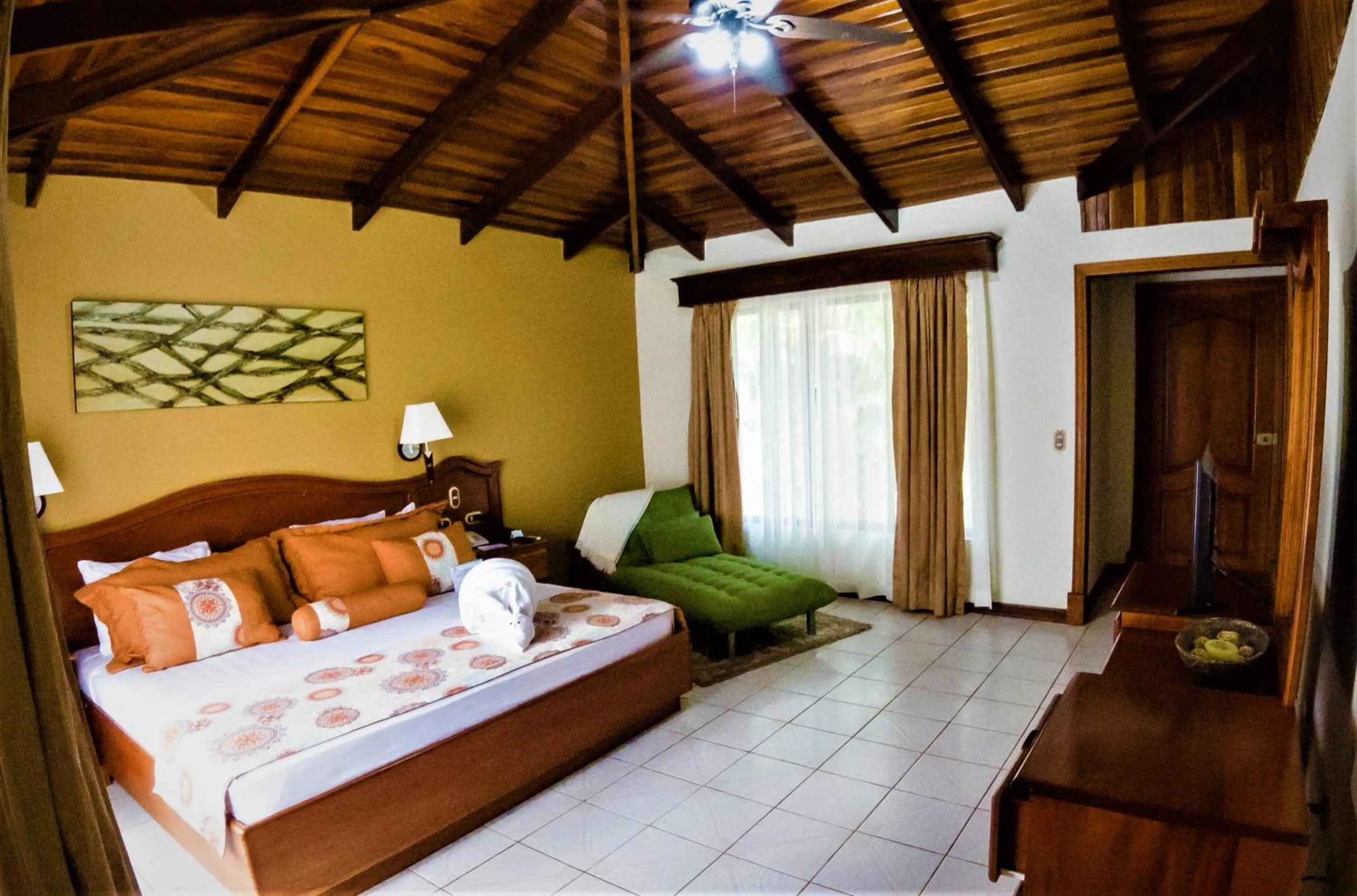 Bed in Arenal Paraiso Resort Spa & Thermo Mineral Hot Springs