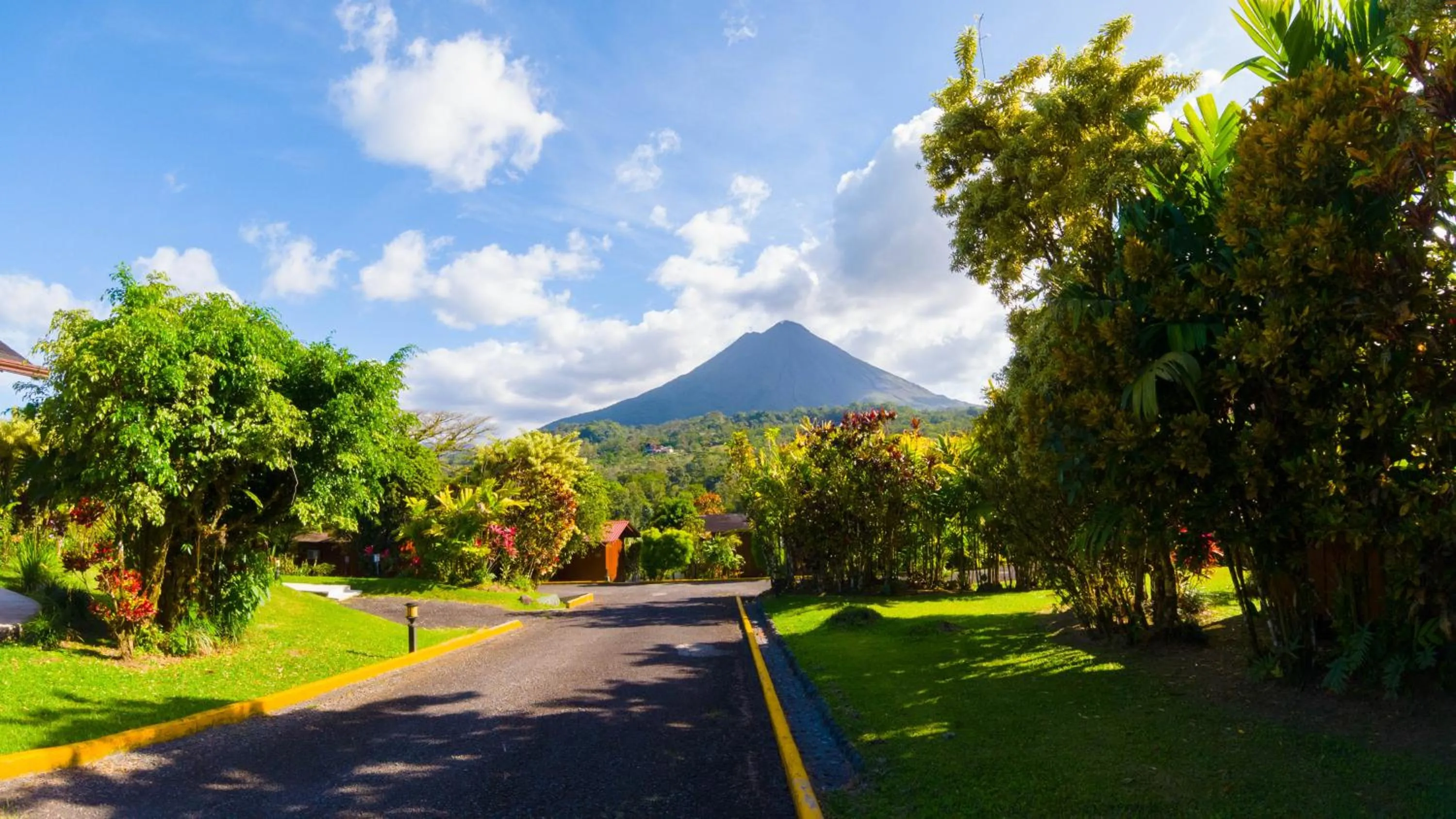 Garden in Arenal Paraiso Resort Spa & Thermo Mineral Hot Springs