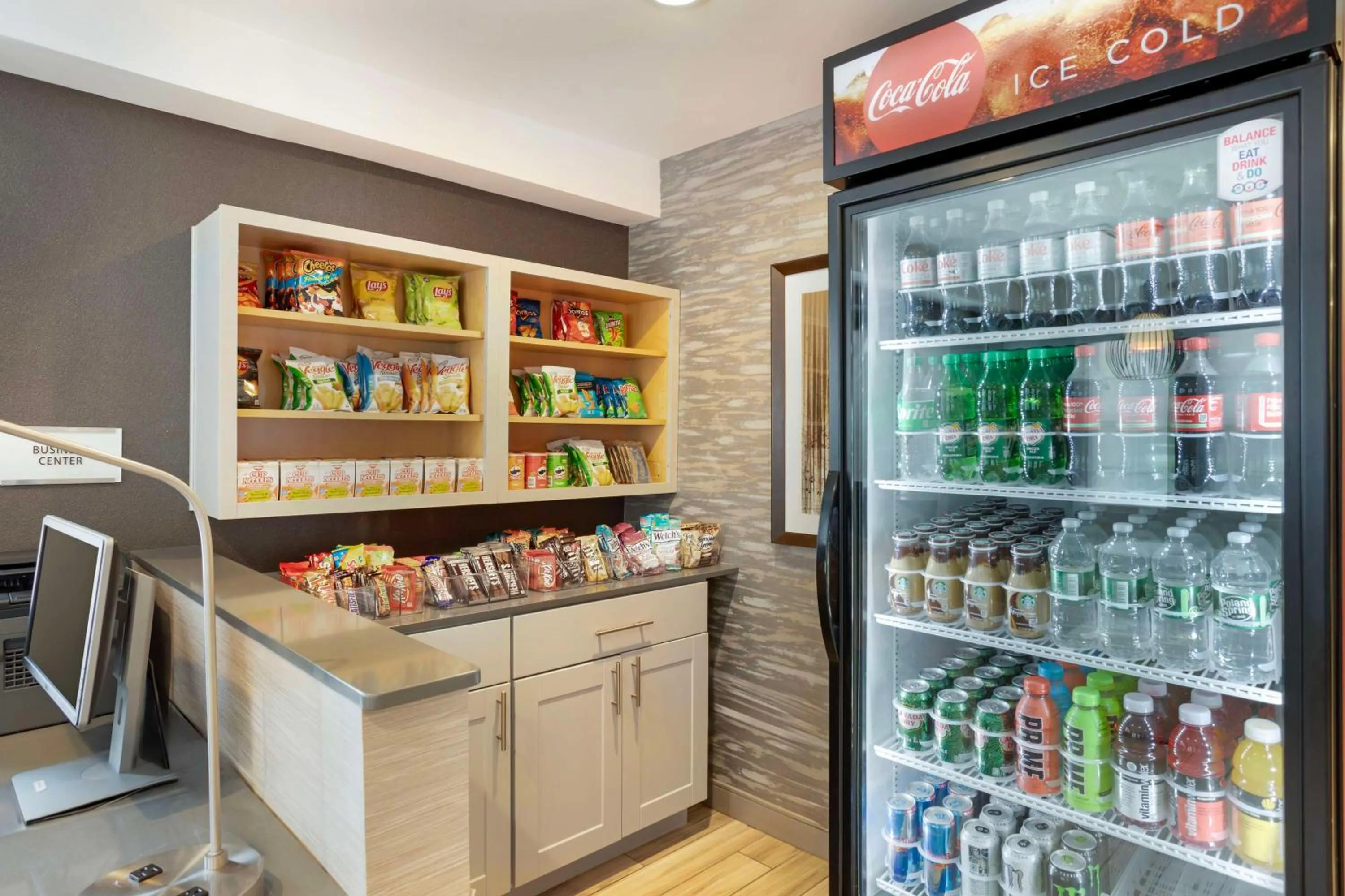 Food and drinks in Best Western Plus Fairfield Hotel