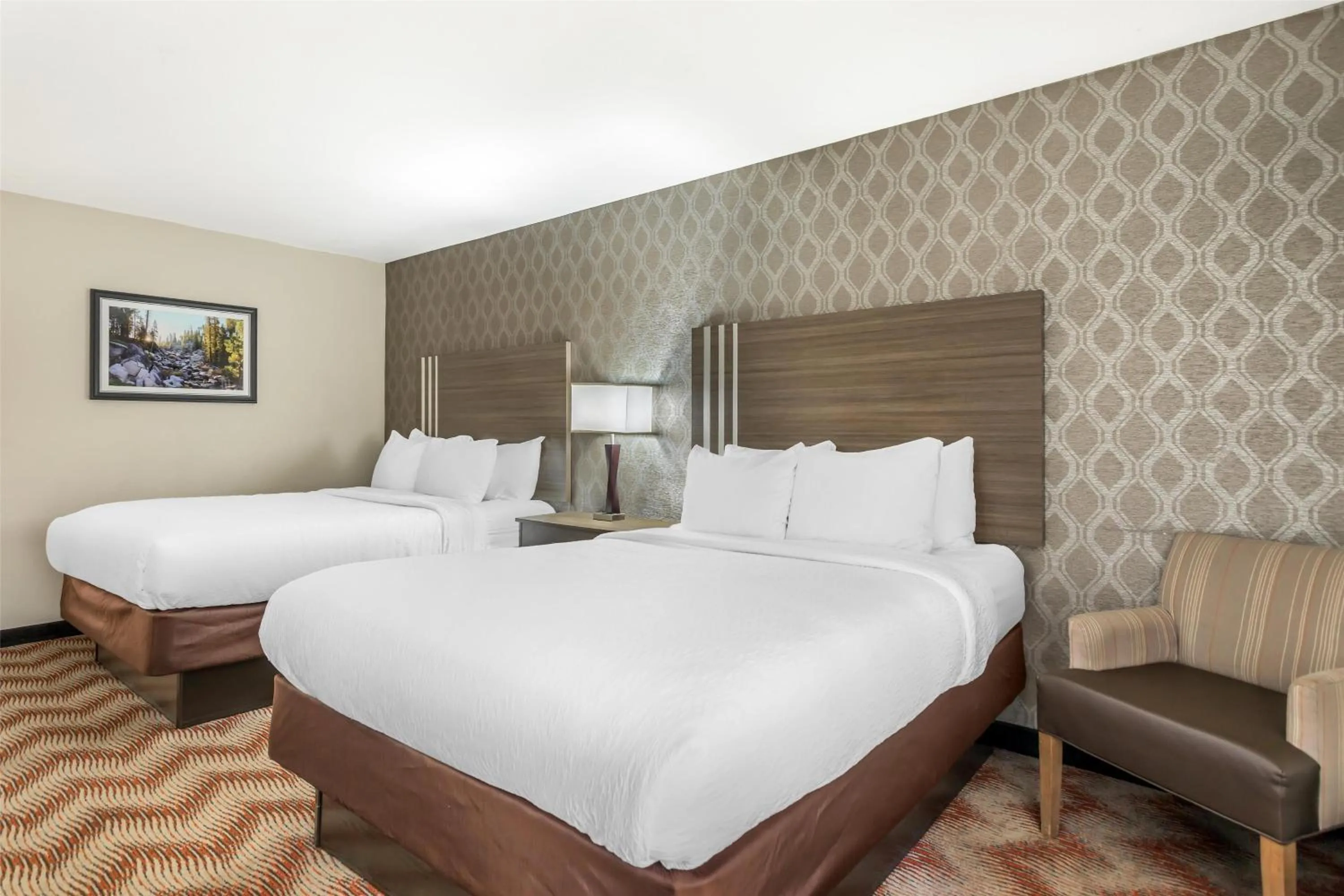 Bedroom, Bed in Best Western Plus Sonora Oaks Hotel and Conference Center