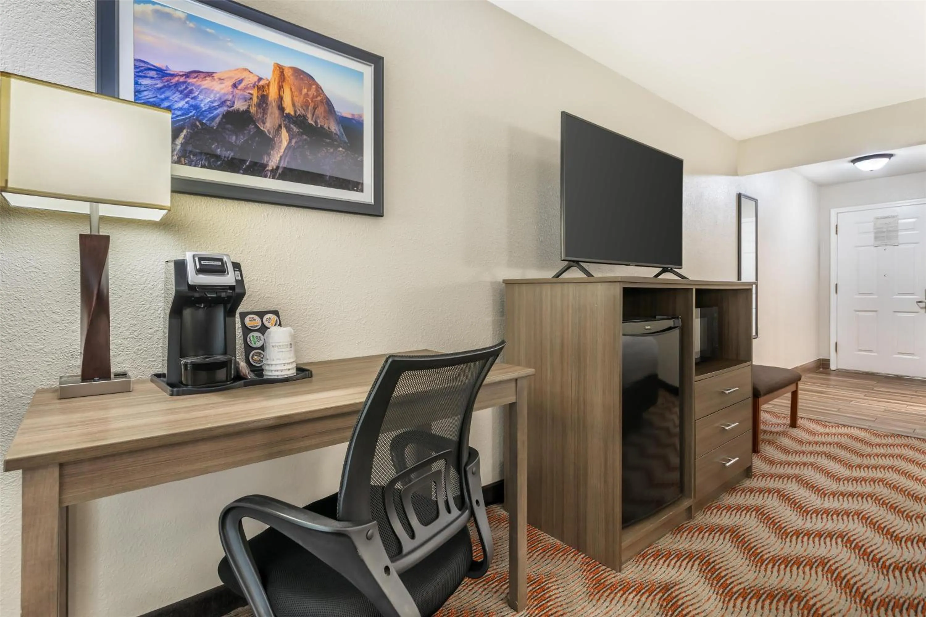 Bedroom in Best Western Plus Sonora Oaks Hotel and Conference Center