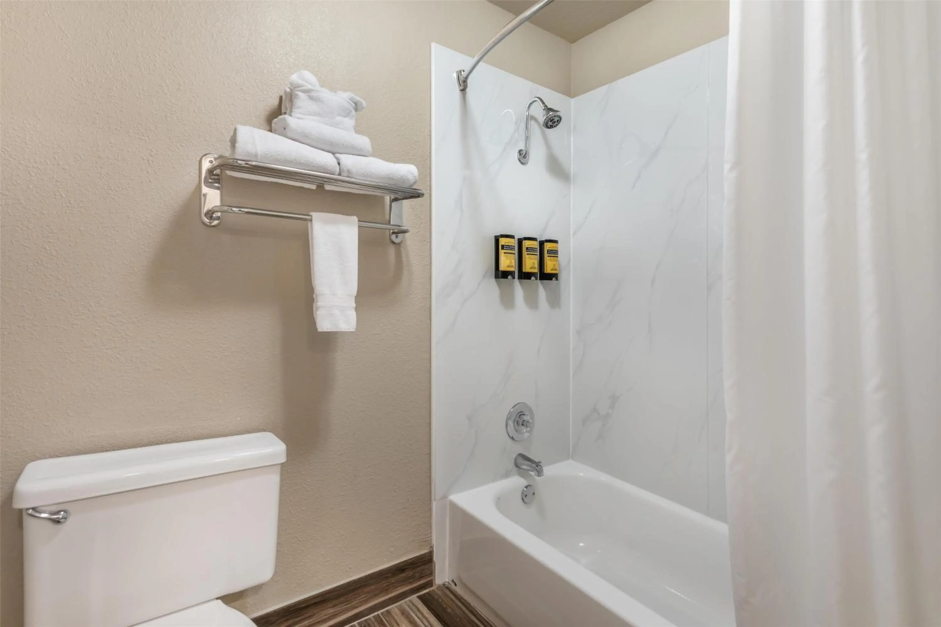 Bathroom in Best Western Plus Sonora Oaks Hotel and Conference Center