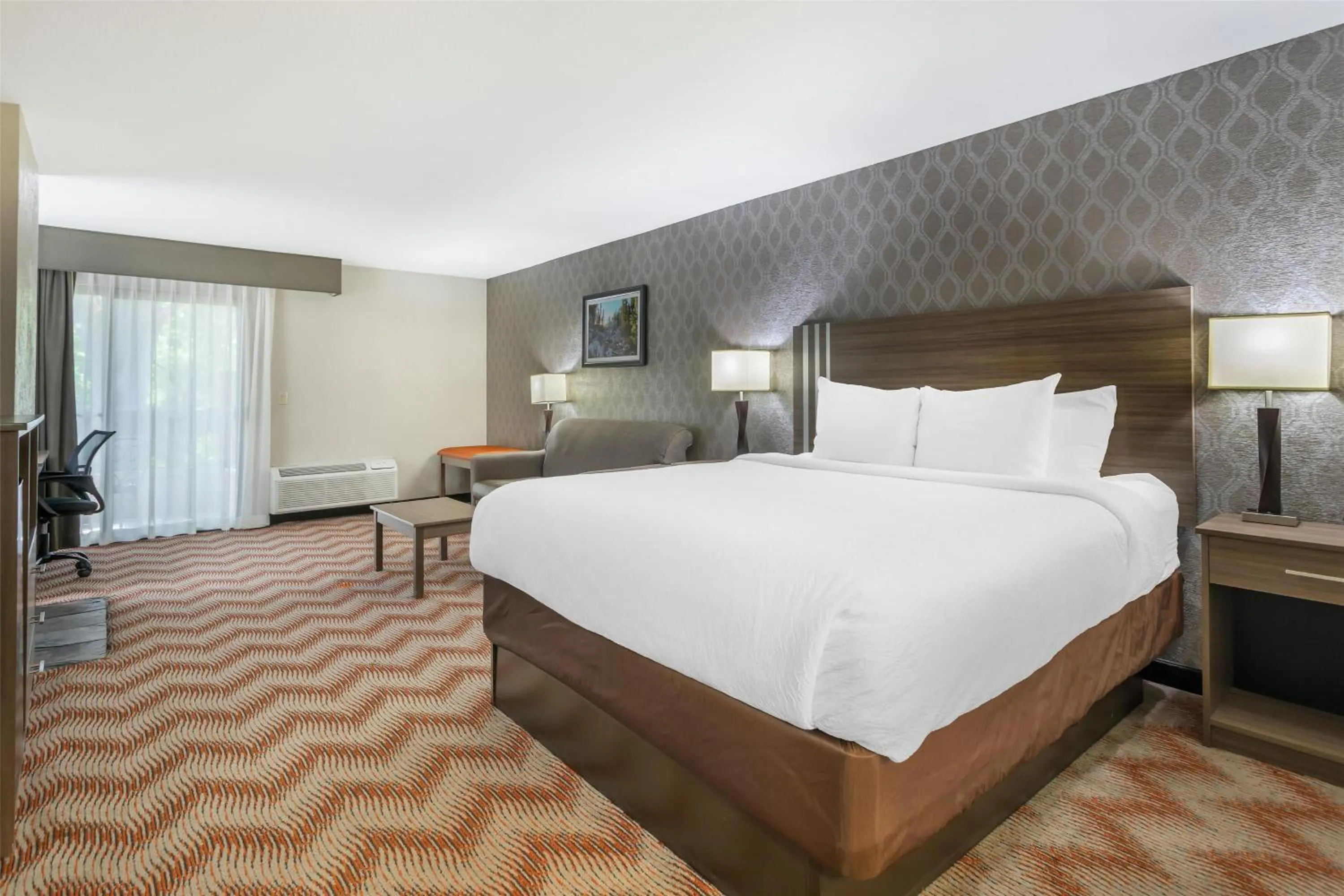 Photo of the whole room, Bed in Best Western Plus Sonora Oaks Hotel and Conference Center