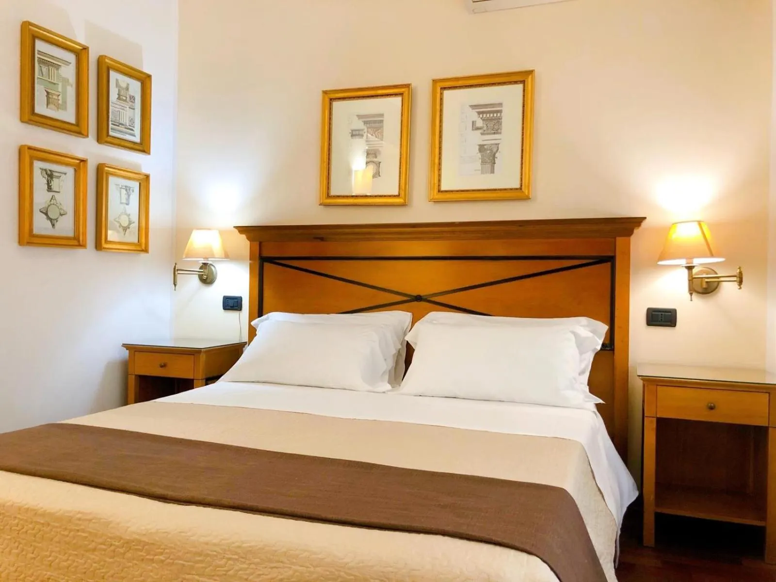 Bedroom in Hotel Florio Operà Palermo Central