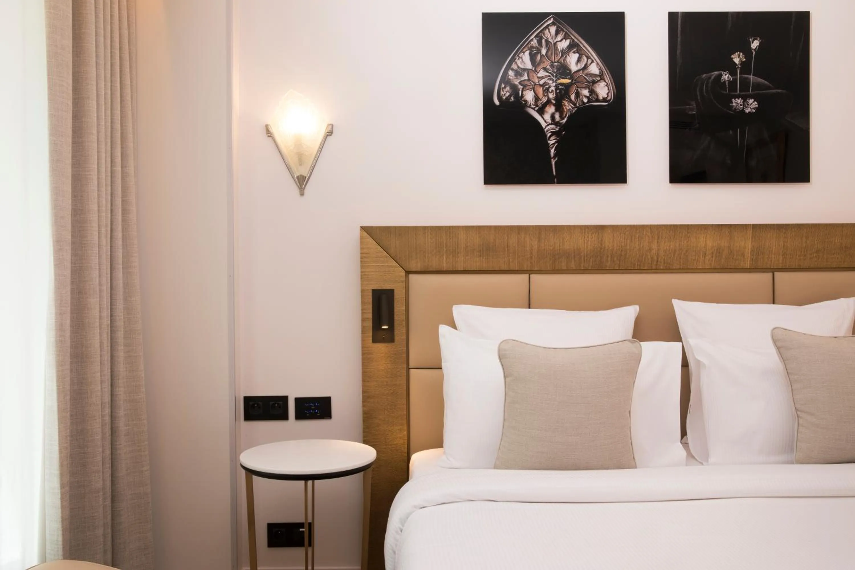 Decorative detail, Bed in Hôtel des Champs-Elysées