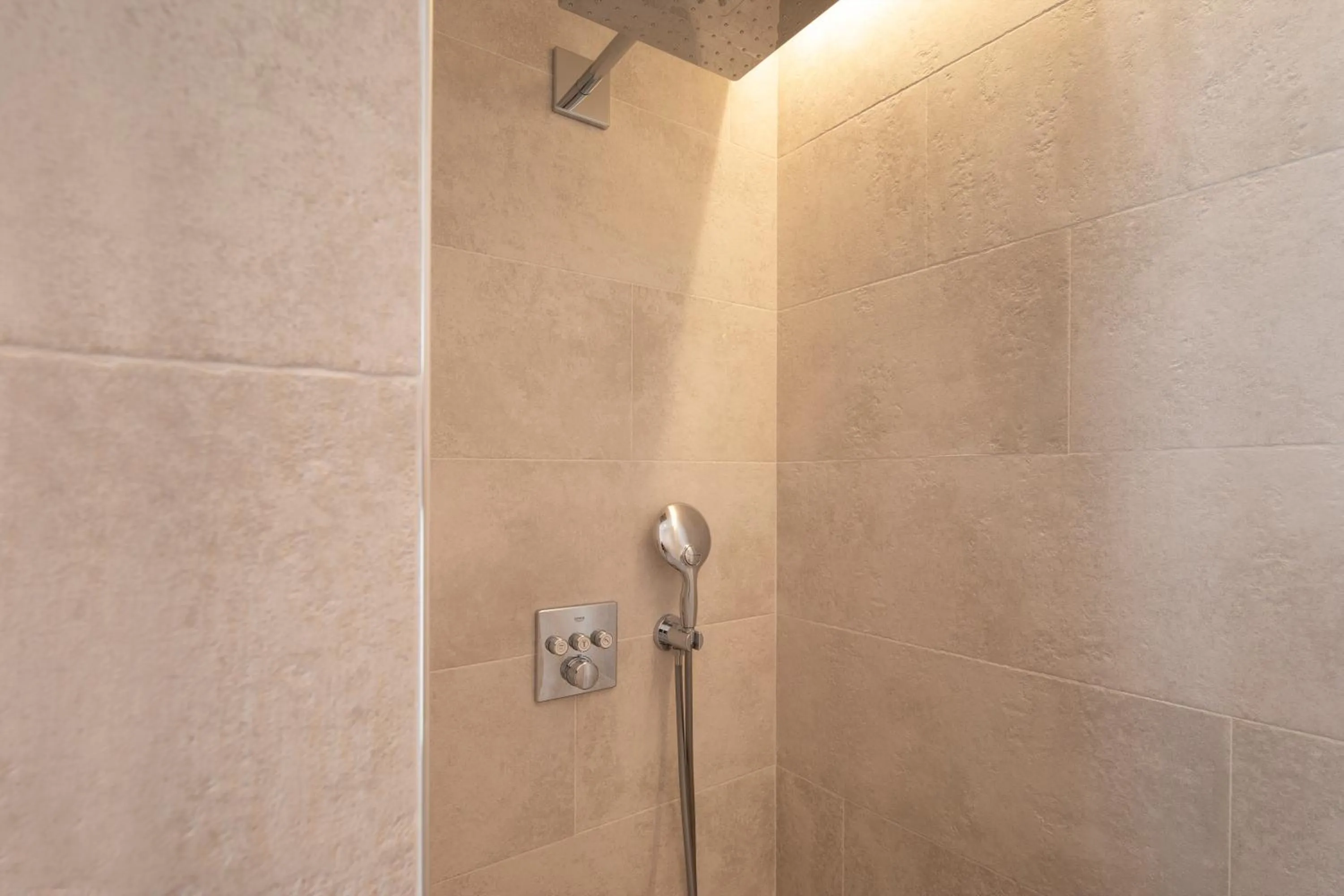 Hôtel des Champs-Elysées