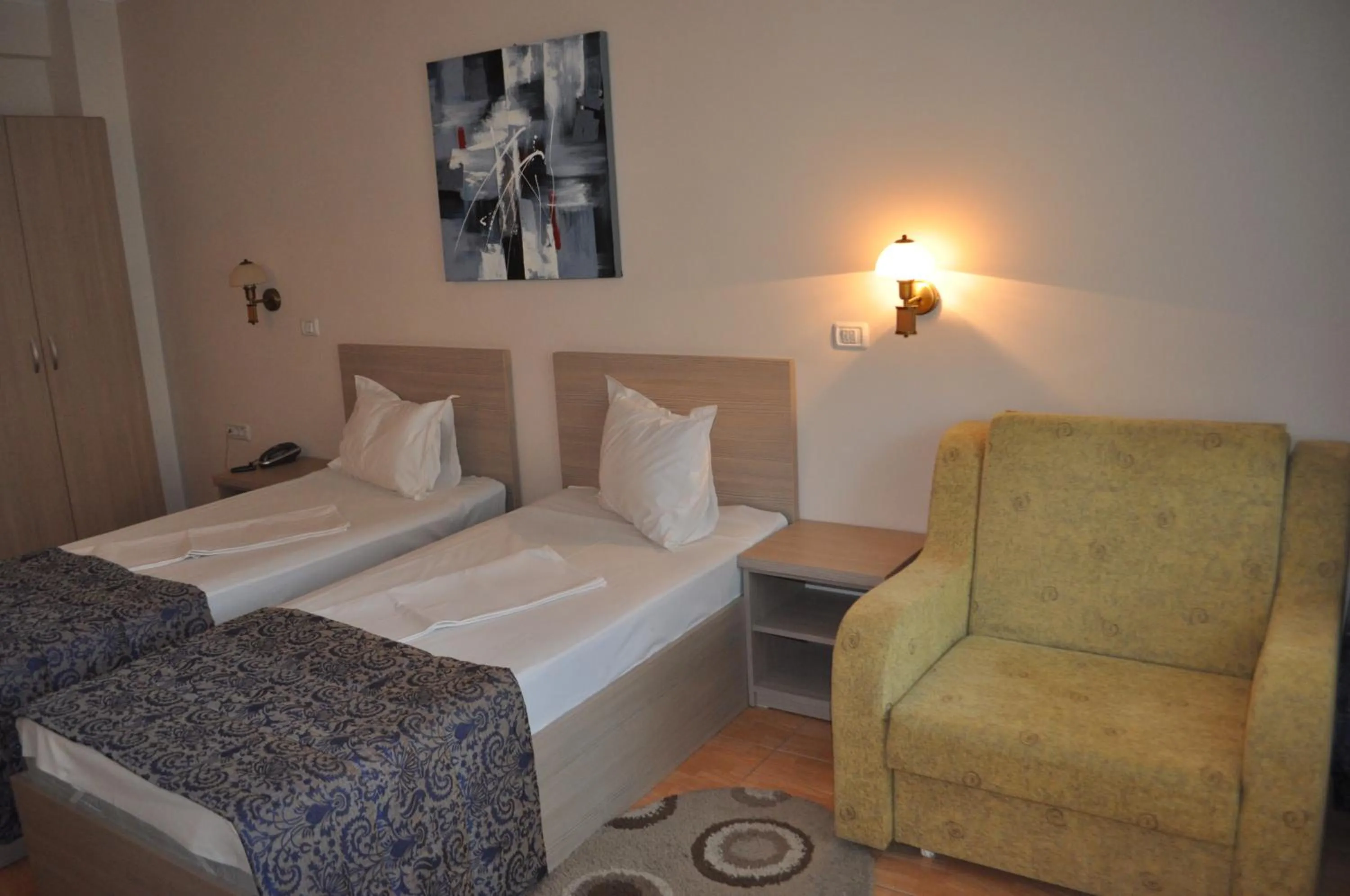 Photo of the whole room, Bed in Hotel Regal