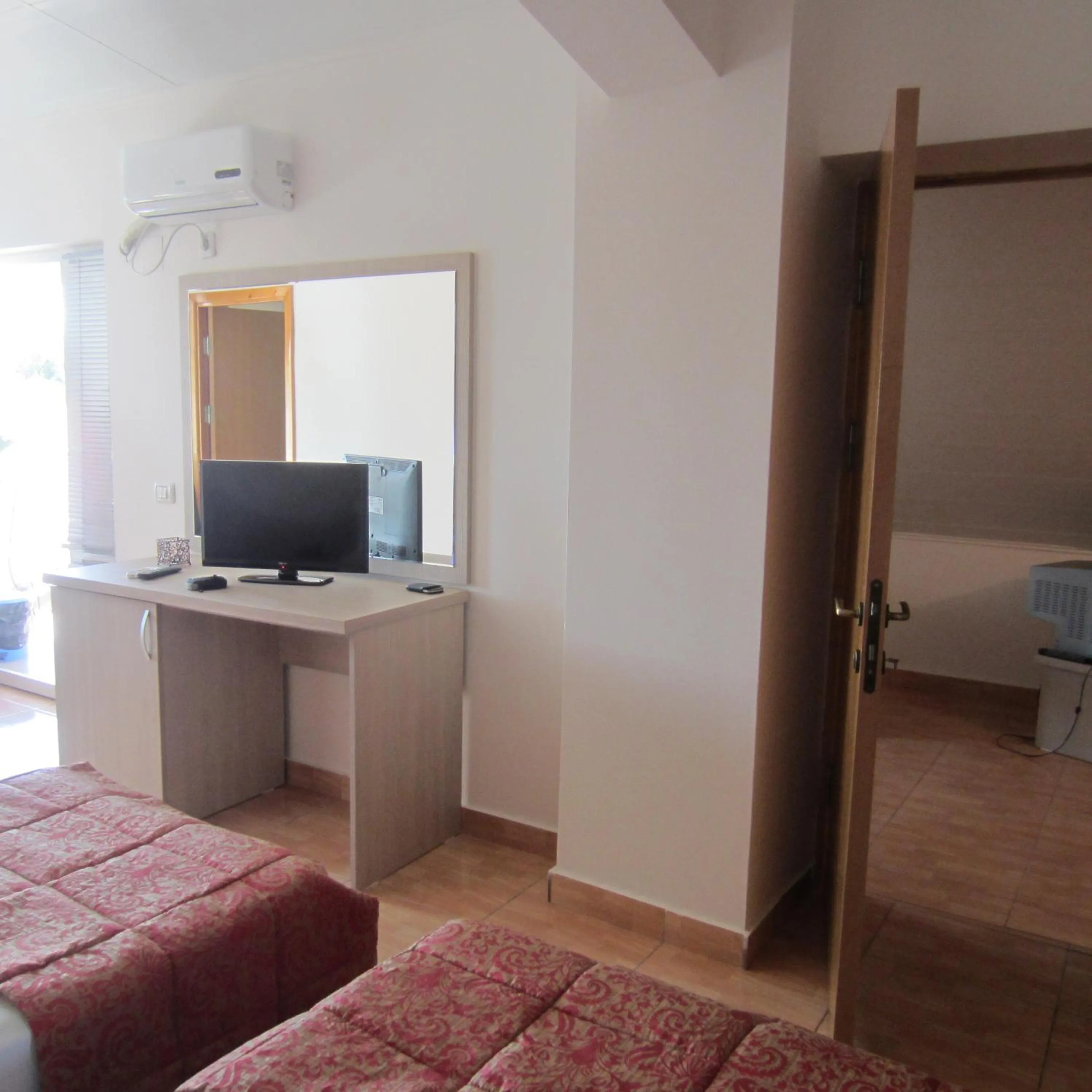 TV and multimedia, Bed in Hotel Regal