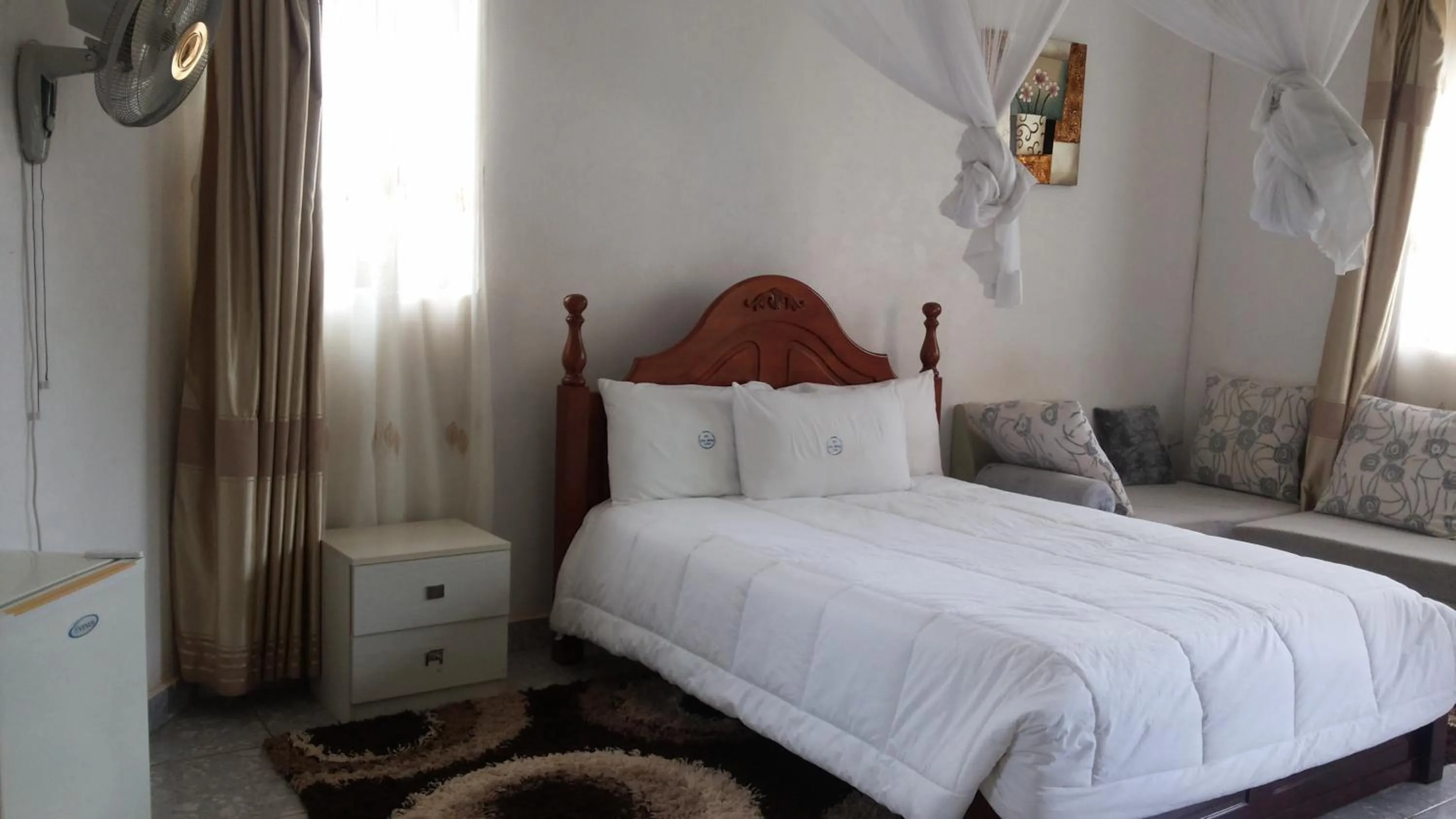 Photo of the whole room in St Lira Hotel