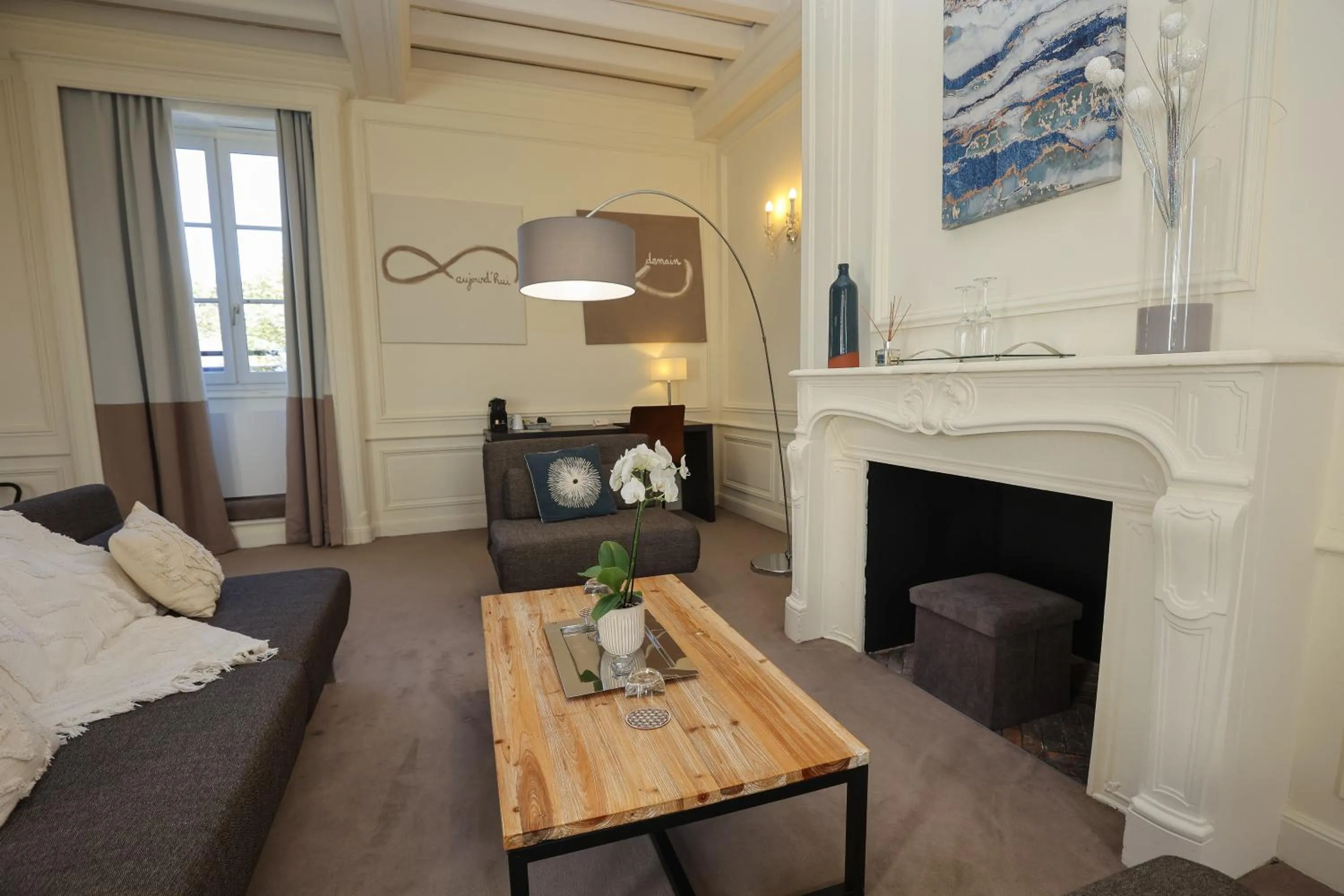Living room in Hôtel Château de Lacan