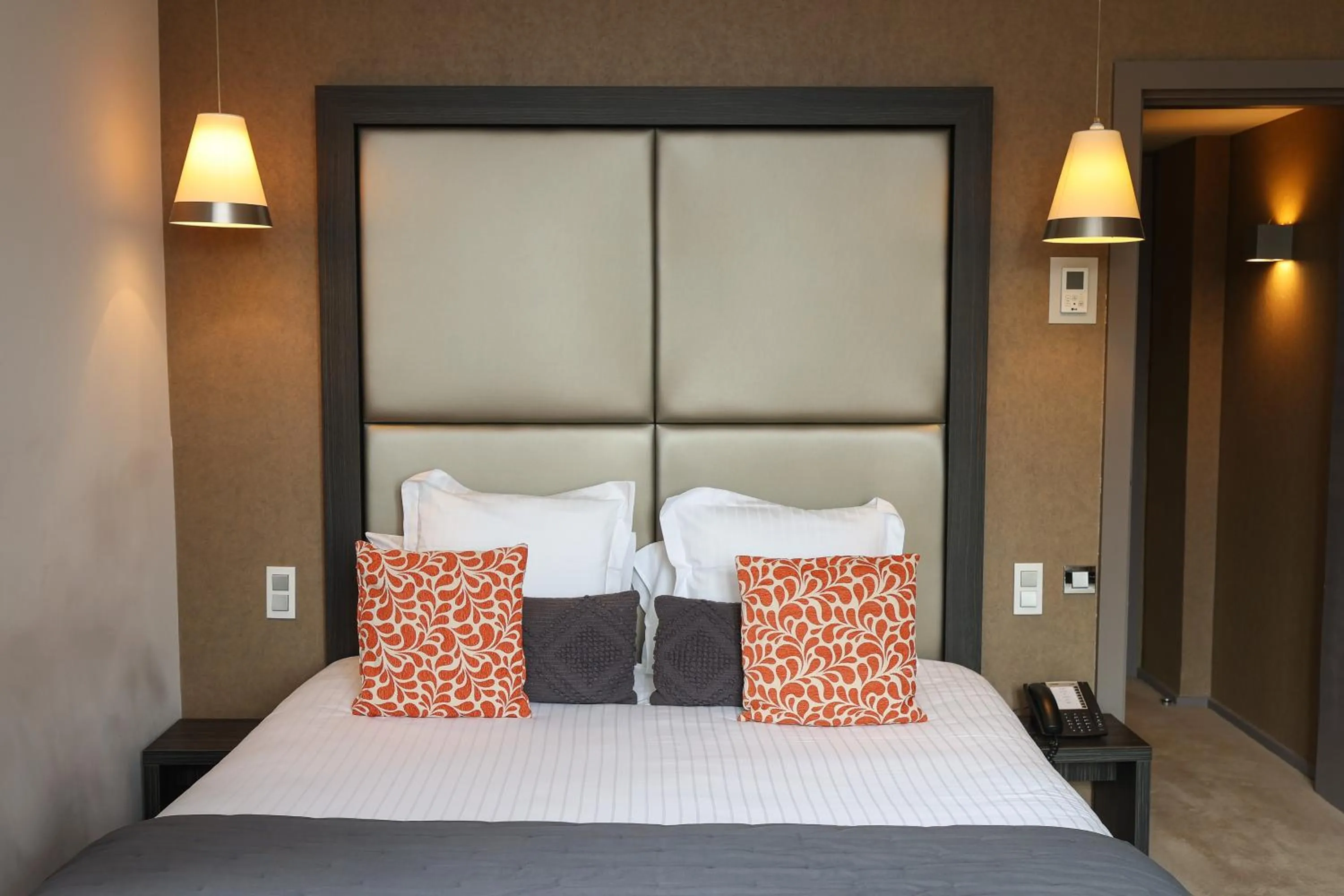 Bed in Hôtel Château de Lacan