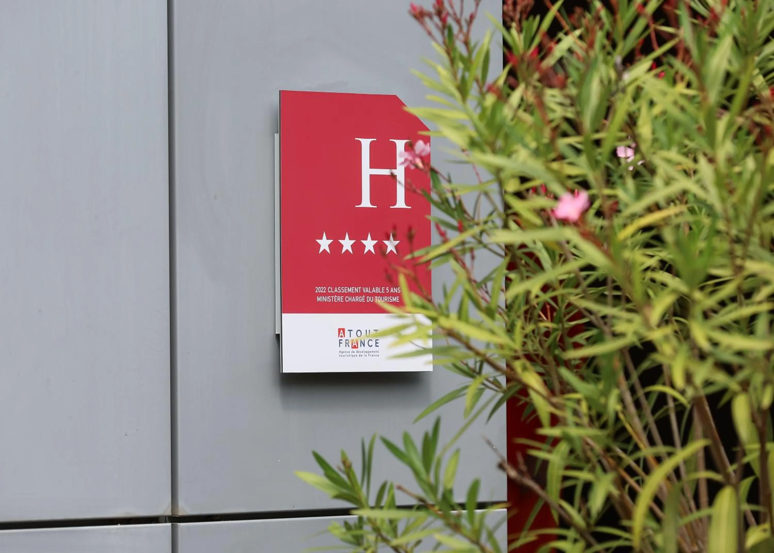 Logo/Certificate/Sign in Hôtel Château de Lacan