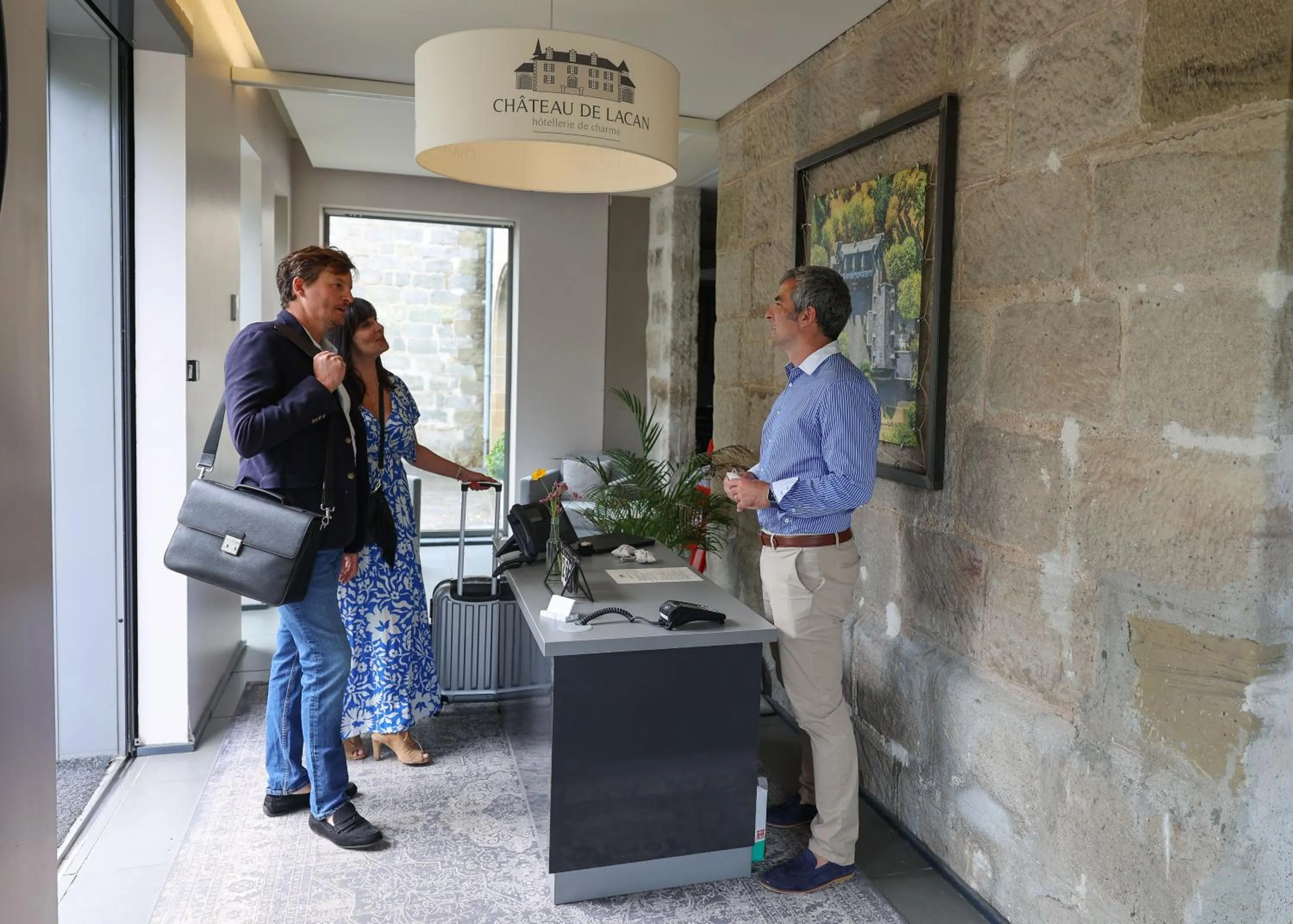 People in Hôtel Château de Lacan