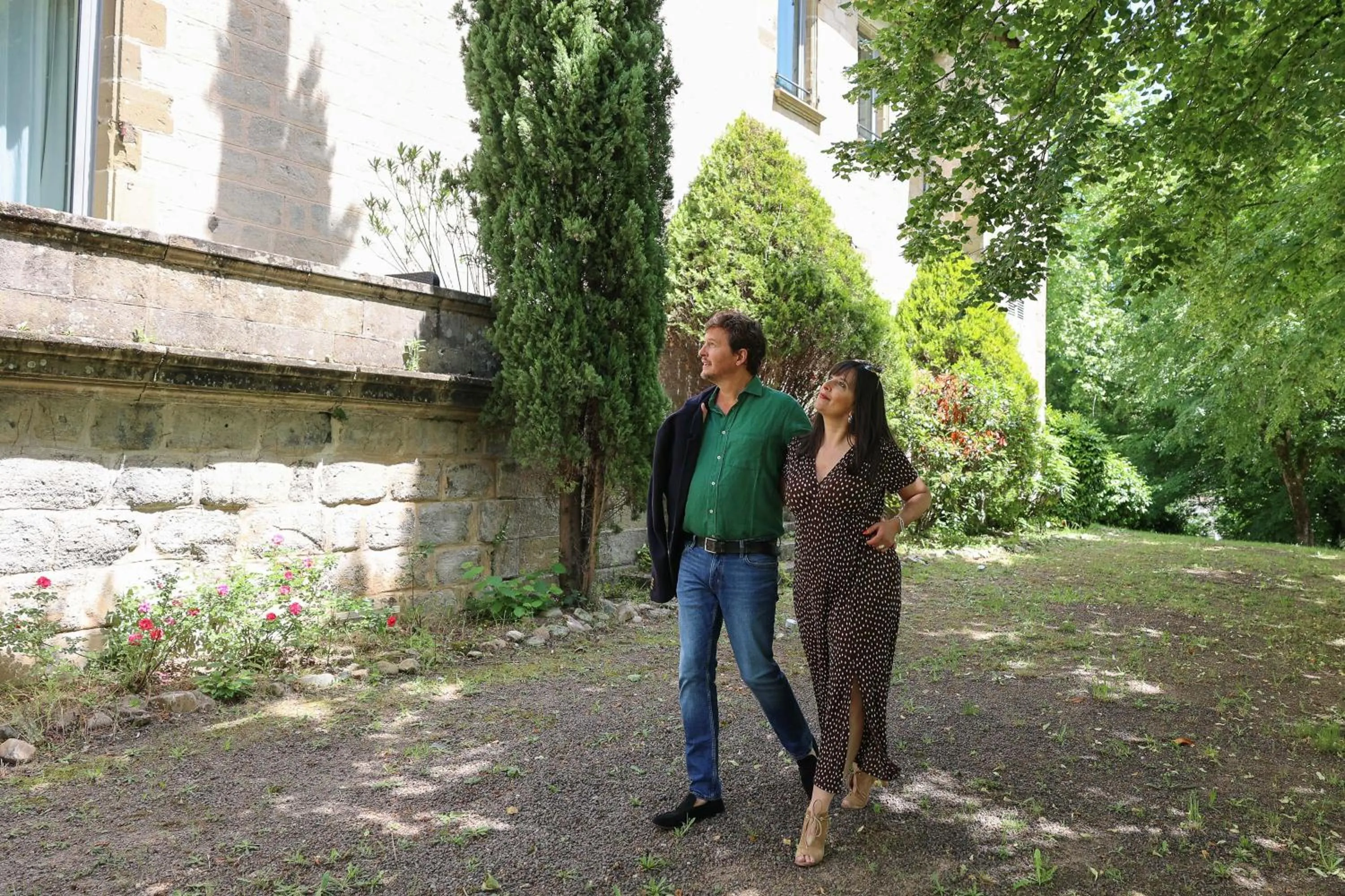 People in Hôtel Château de Lacan