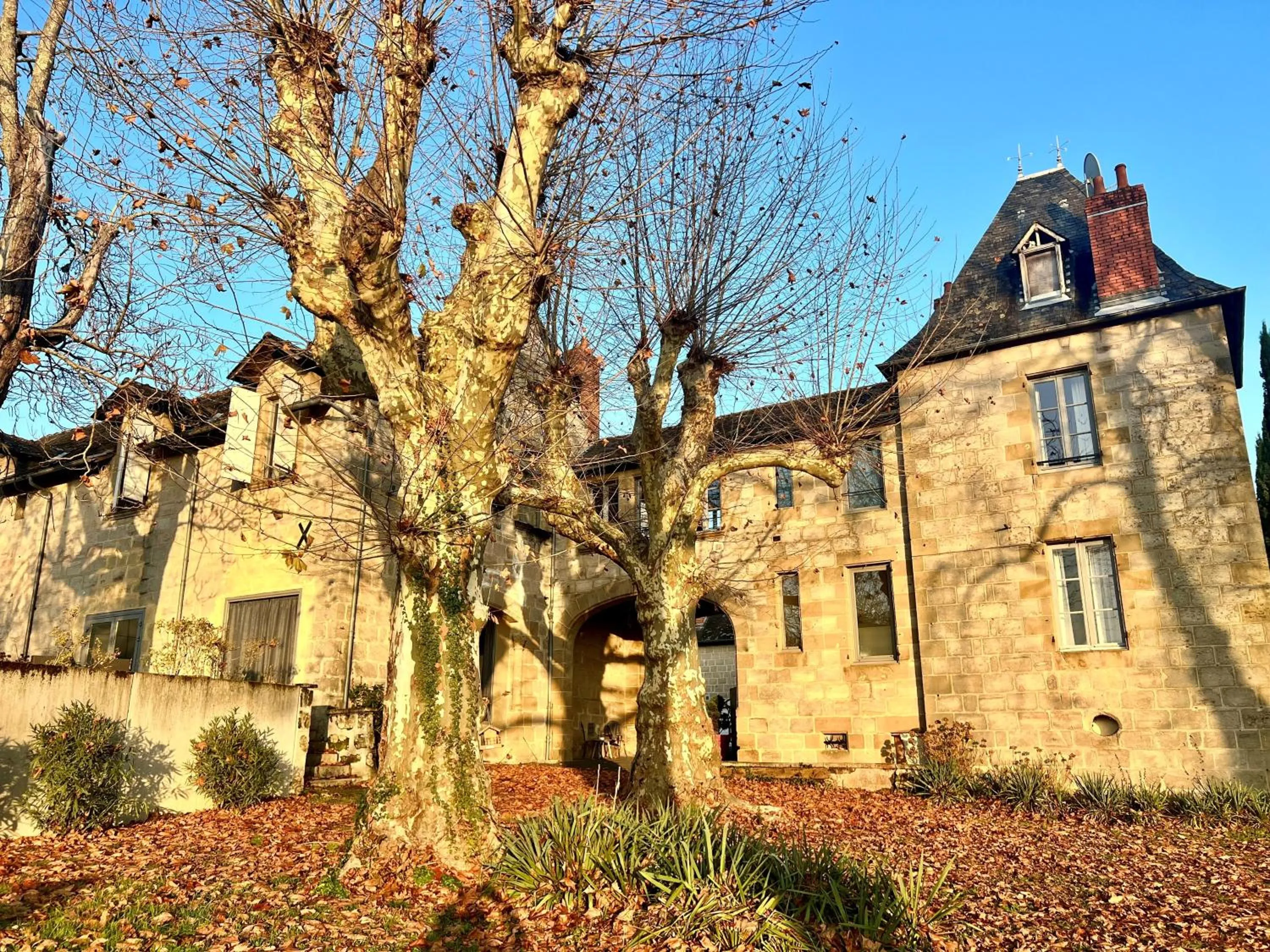 Property building in Hôtel Château de Lacan