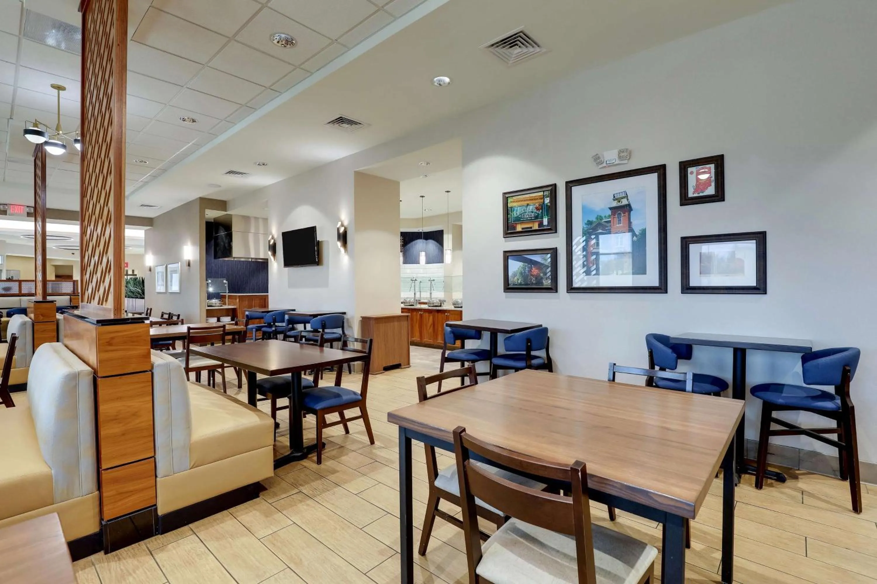 Breakfast in Drury Inn & Suites Lafayette IN