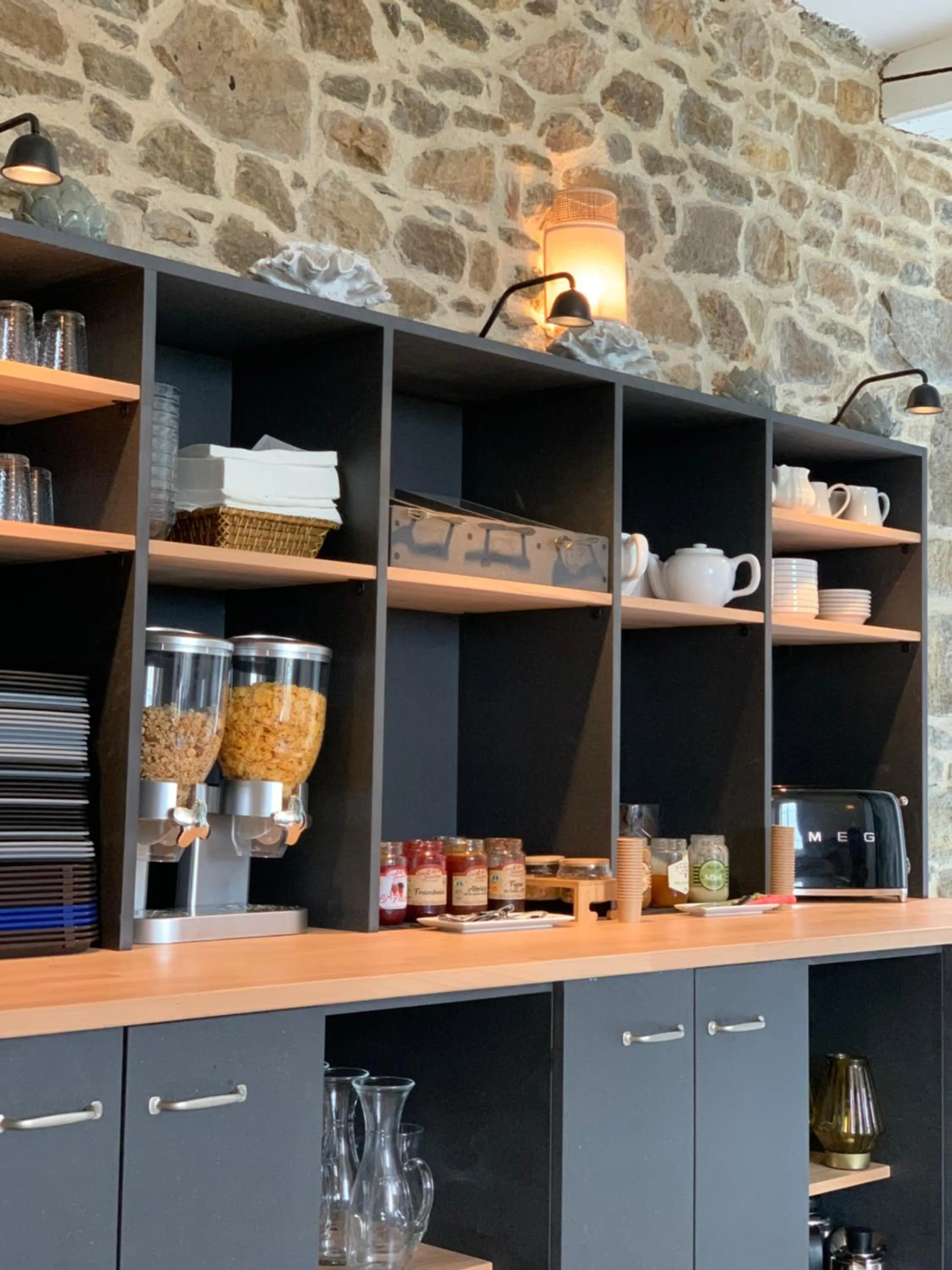 Buffet breakfast in Manoir De Rigourdaine