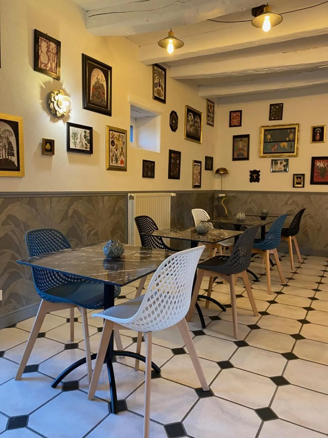 Restaurant/places to eat in Manoir De Rigourdaine