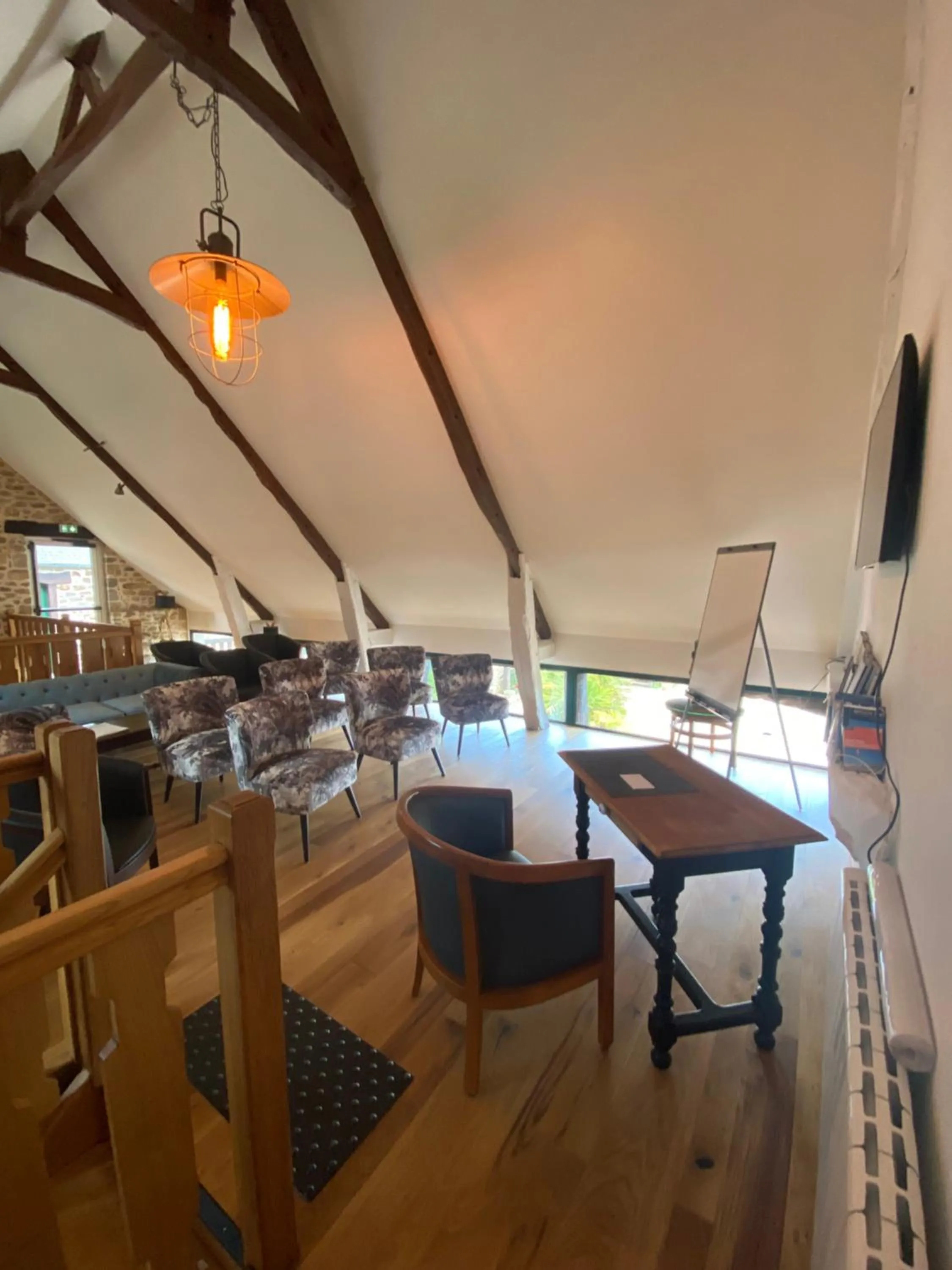 Business facilities in Manoir De Rigourdaine