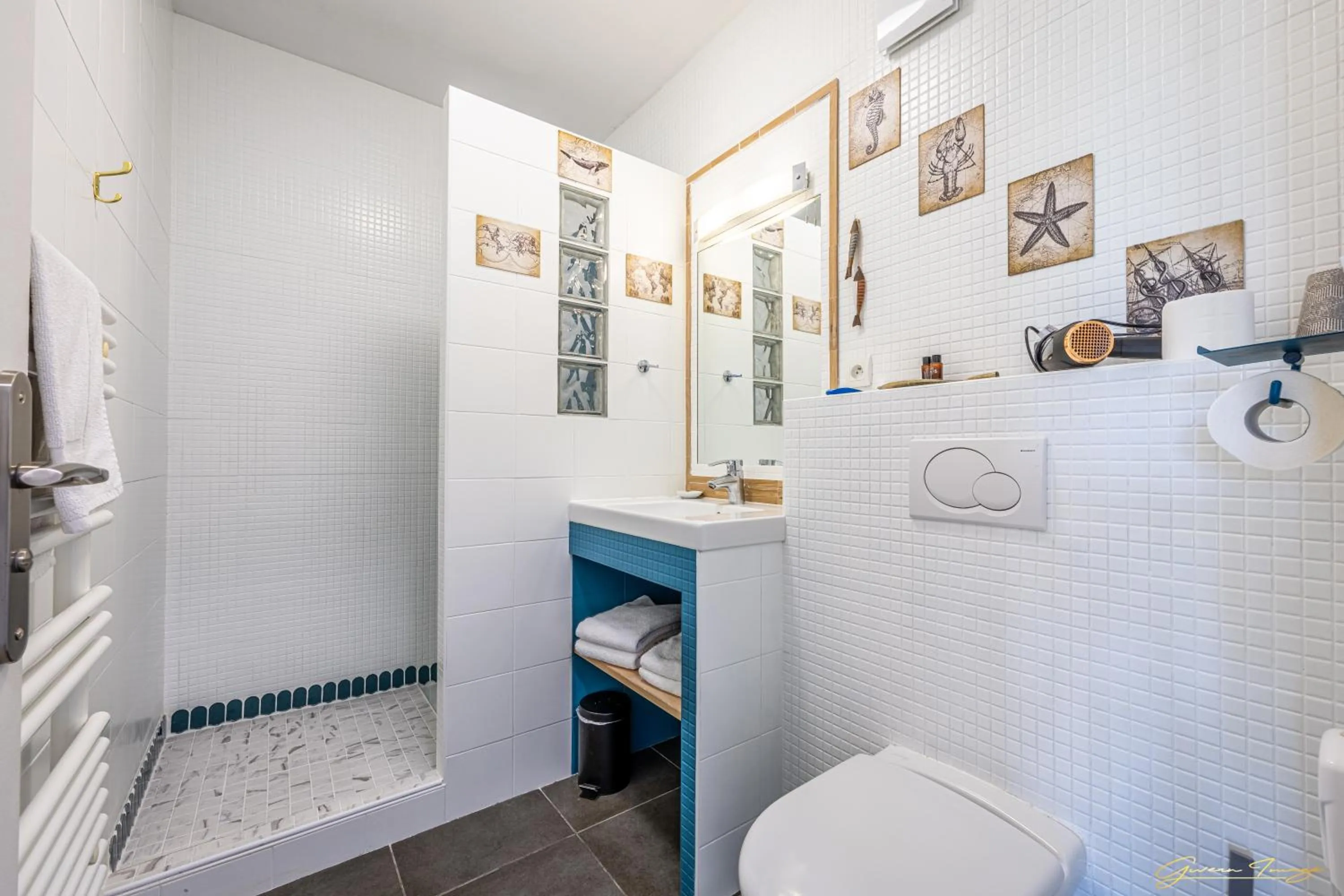 Bathroom in Manoir De Rigourdaine