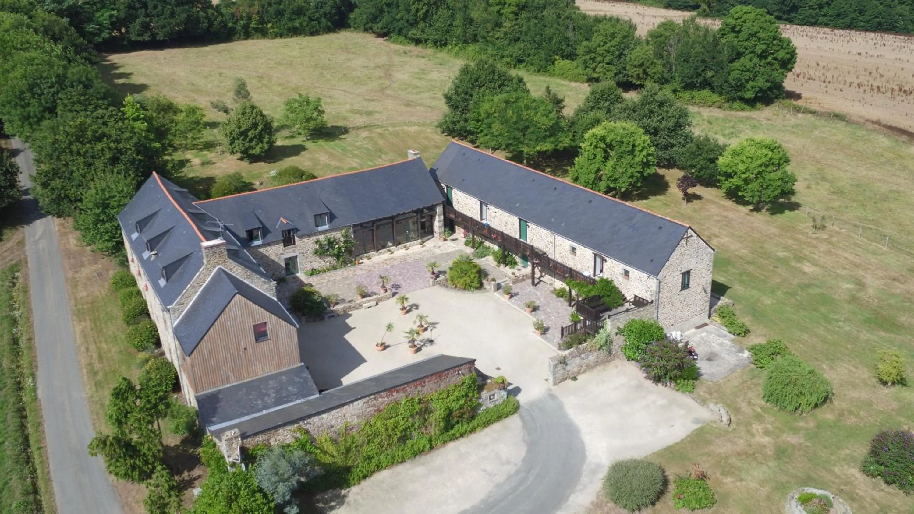 Property building in Manoir De Rigourdaine