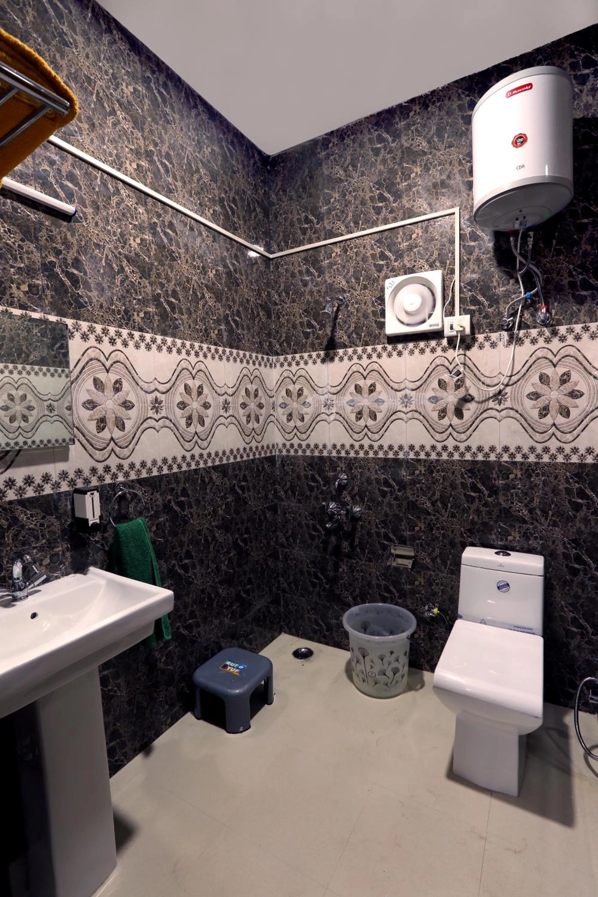 Bathroom in Golden Homestay