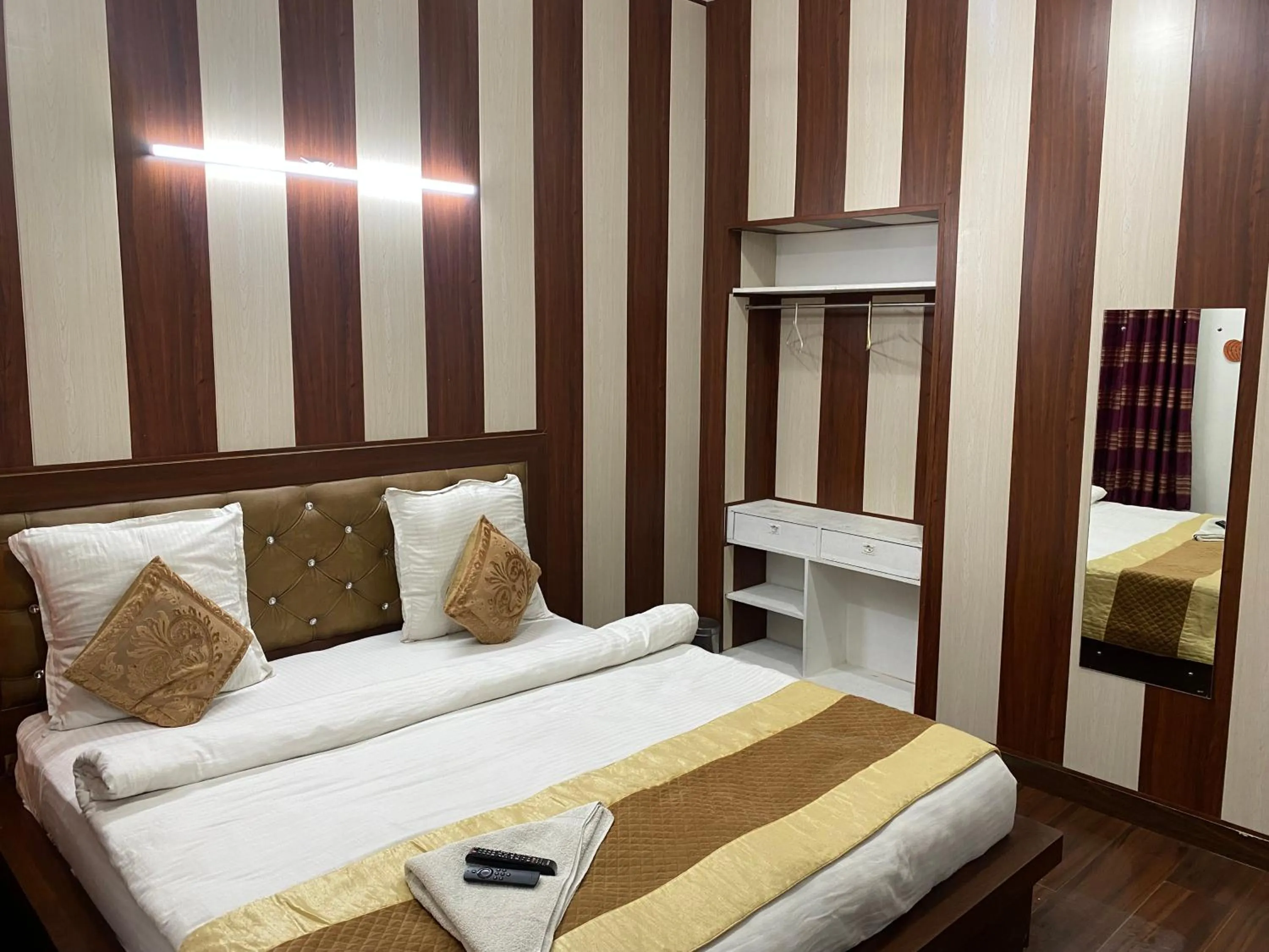 Bedroom, Bed in Golden Homestay