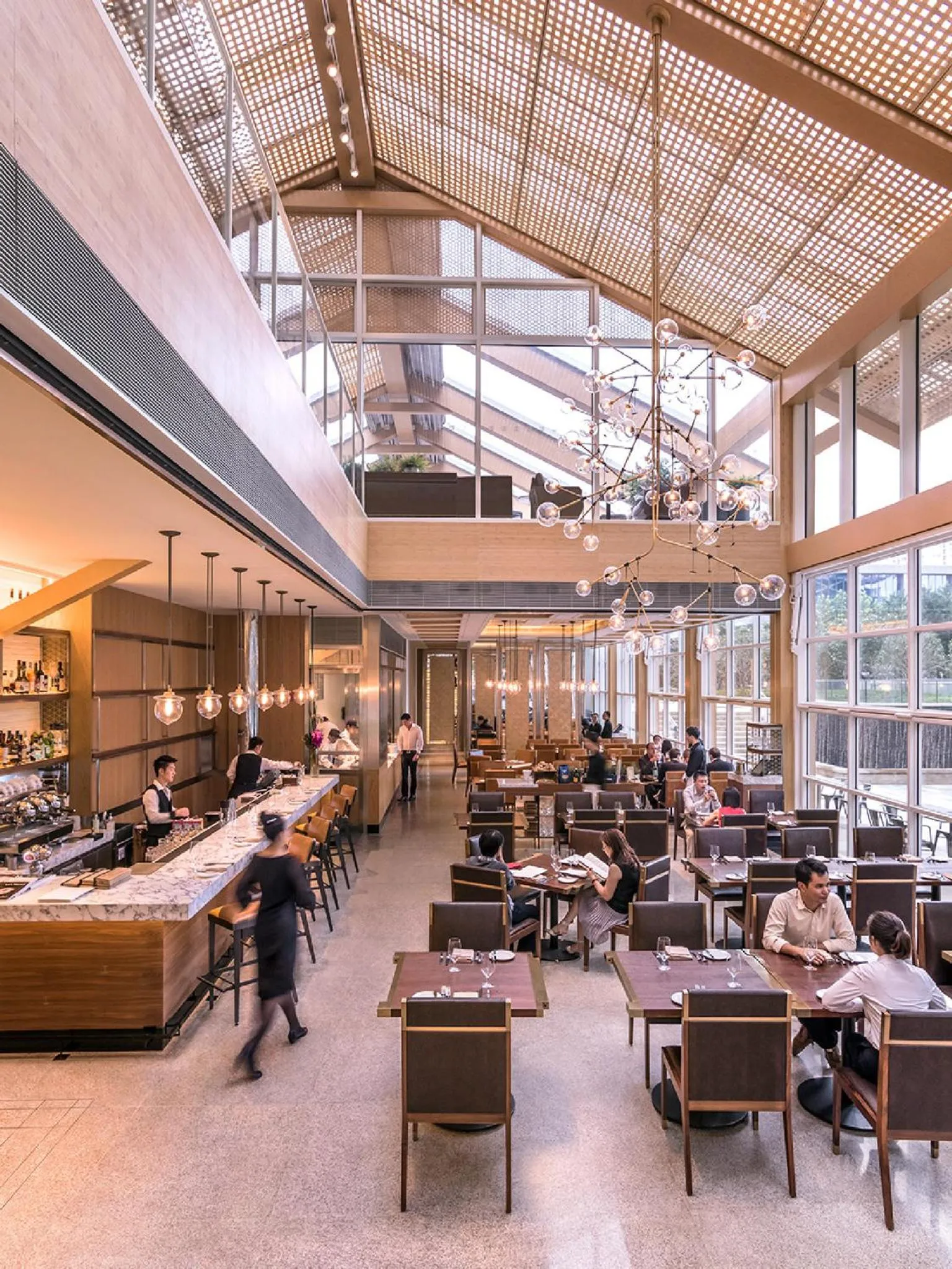 Restaurant/places to eat in Jing An Shangri-La, Shanghai - sits centrally amid Puxi's iconic landmarks, uniquely positioned nearby Jing'an Temple