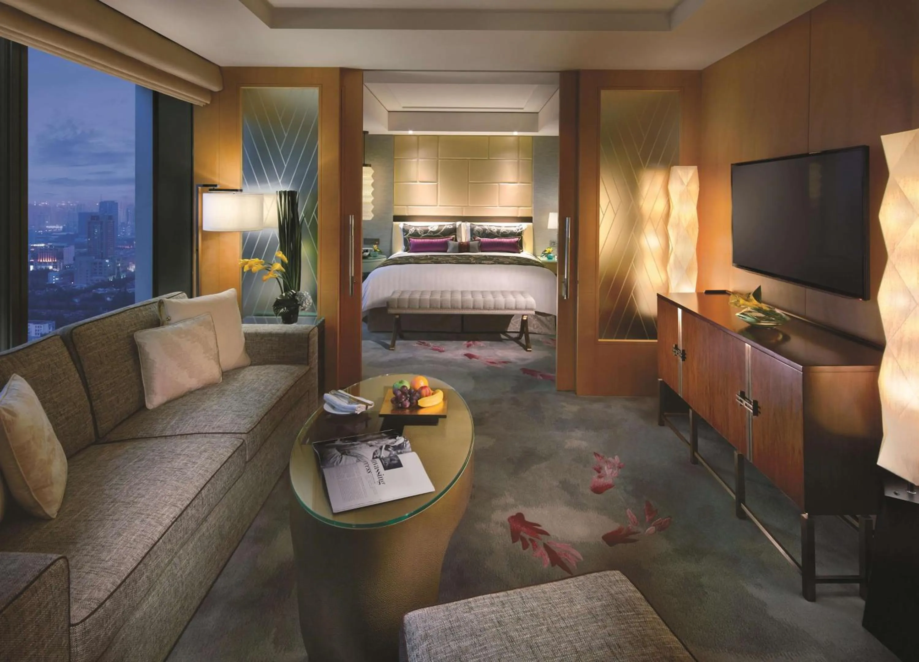 Photo of the whole room, Bed in Jing An Shangri-La, Shanghai - sits centrally amid Puxi's iconic landmarks, uniquely positioned nearby Jing'an Temple