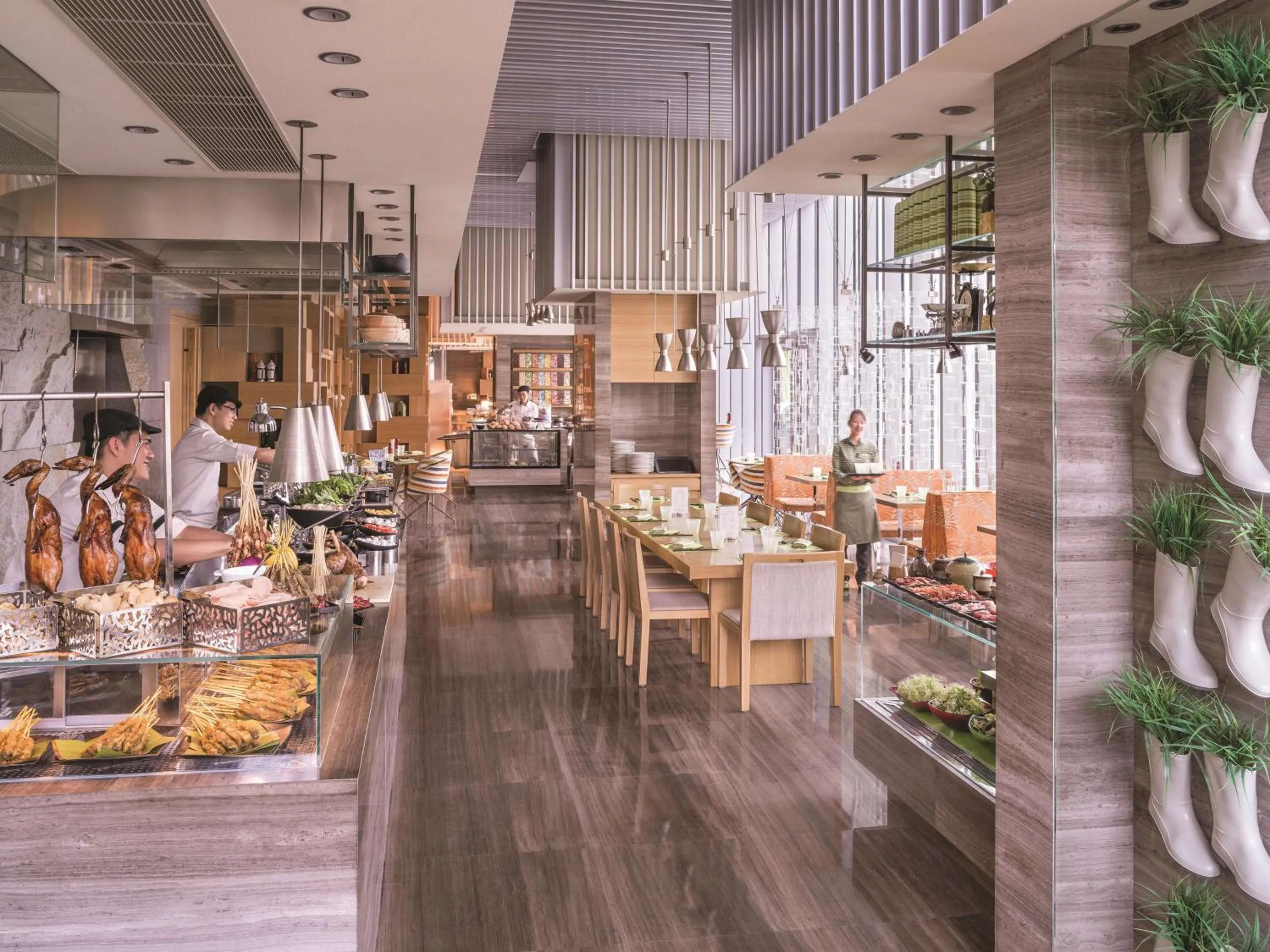 Restaurant/places to eat in Jing An Shangri-La, Shanghai - sits centrally amid Puxi's iconic landmarks, uniquely positioned nearby Jing'an Temple