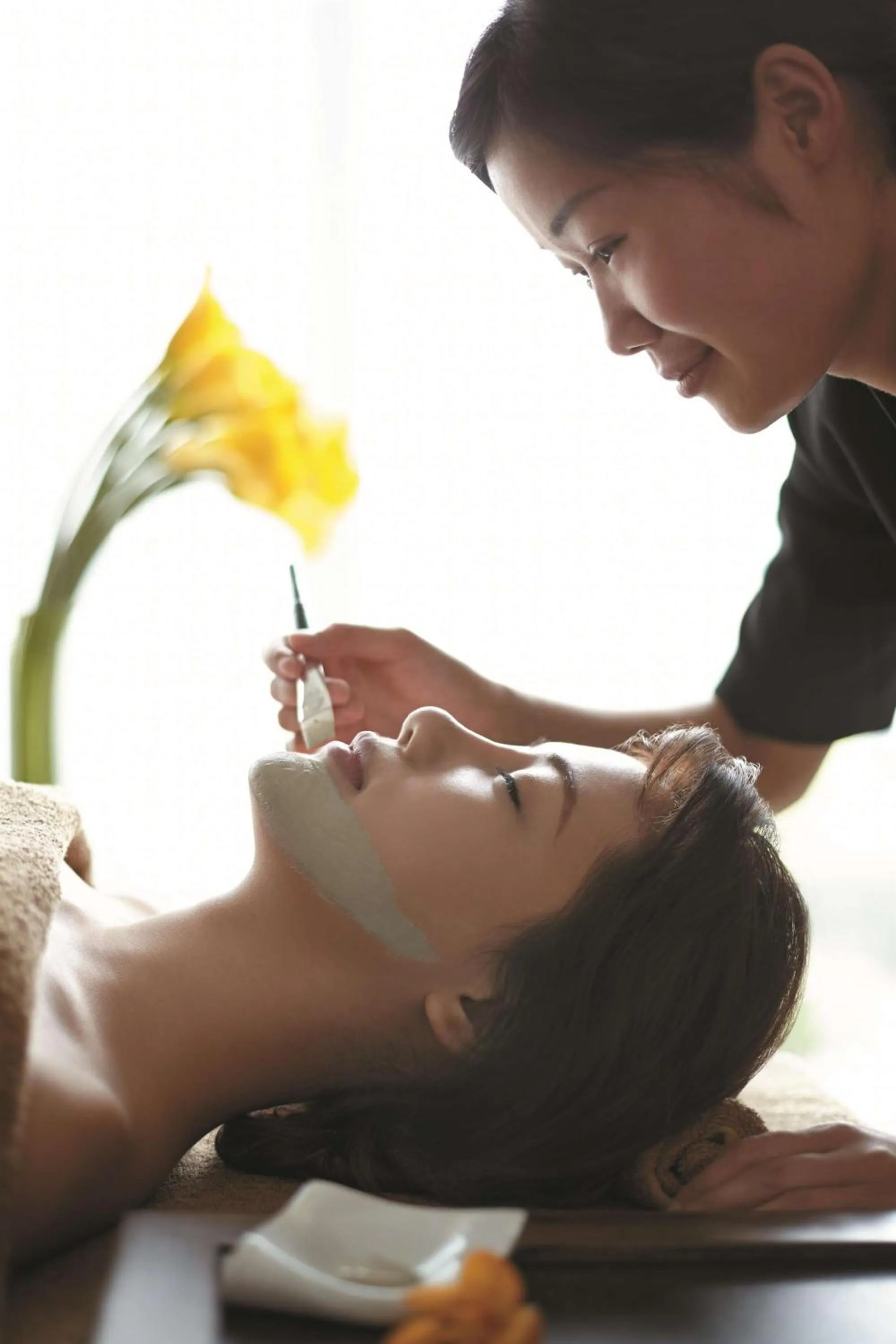 Spa and wellness centre/facilities in Jing An Shangri-La, Shanghai - sits centrally amid Puxi's iconic landmarks, uniquely positioned nearby Jing'an Temple