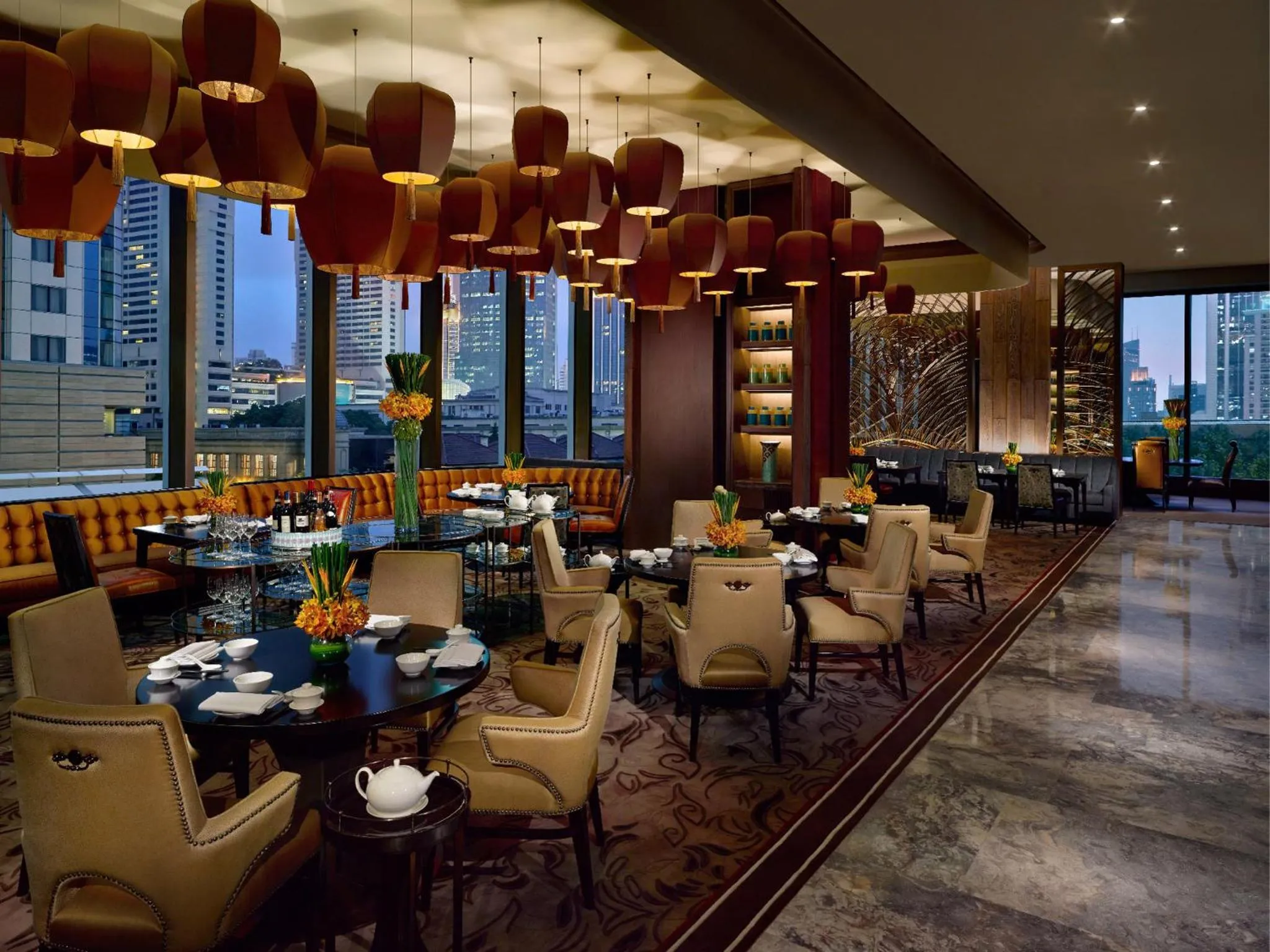 Restaurant/places to eat in Jing An Shangri-La, Shanghai - sits centrally amid Puxi's iconic landmarks, uniquely positioned nearby Jing'an Temple