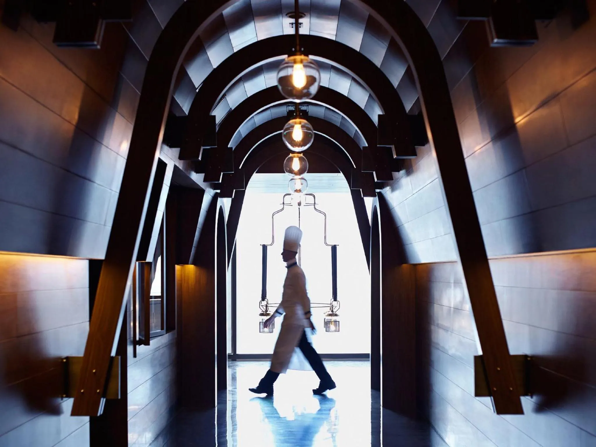 Restaurant/places to eat in Jing An Shangri-La, Shanghai - sits centrally amid Puxi's iconic landmarks, uniquely positioned nearby Jing'an Temple