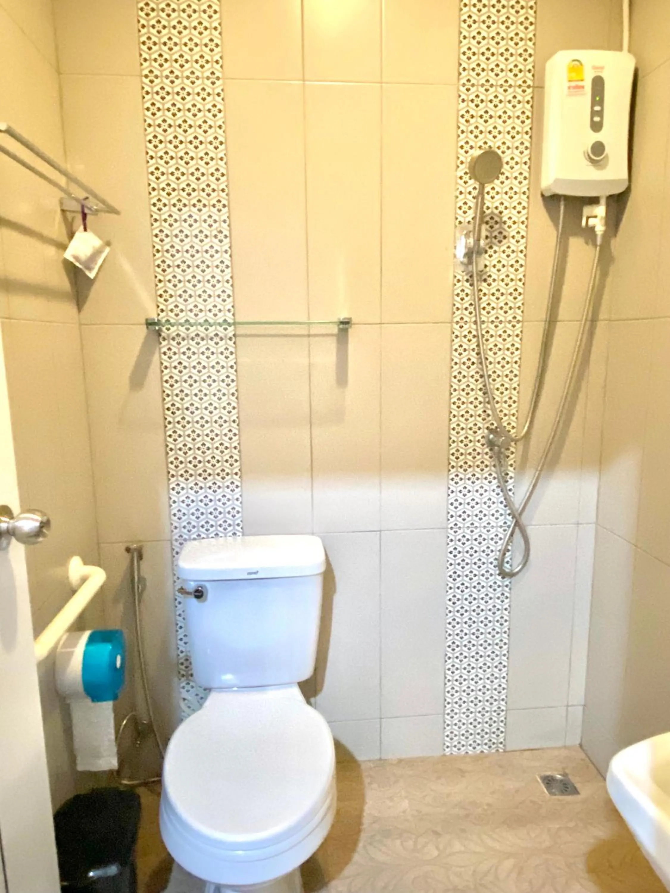 Toilet in Dragon XIV