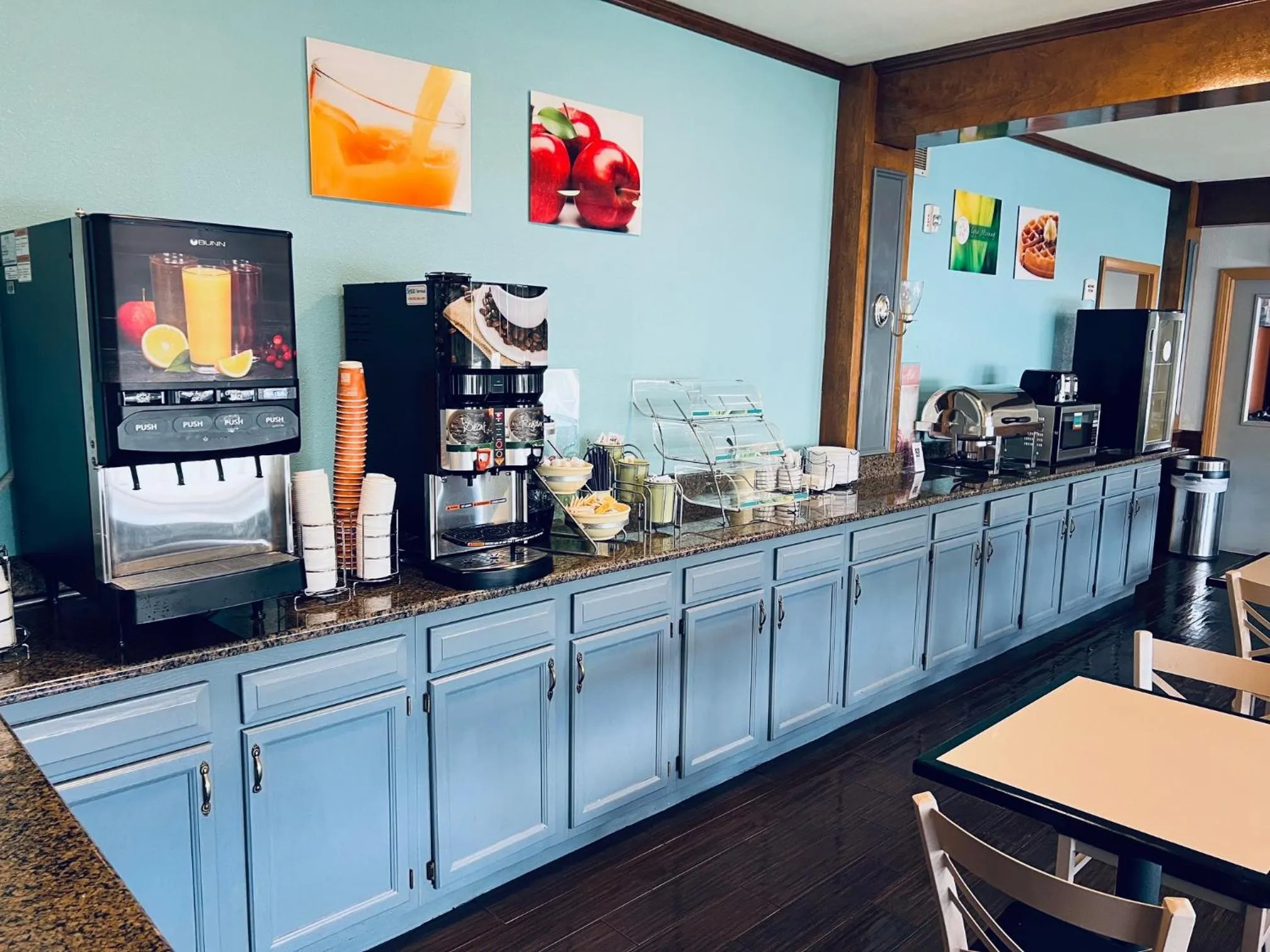 Breakfast in Quality Inn Seekonk-Providence