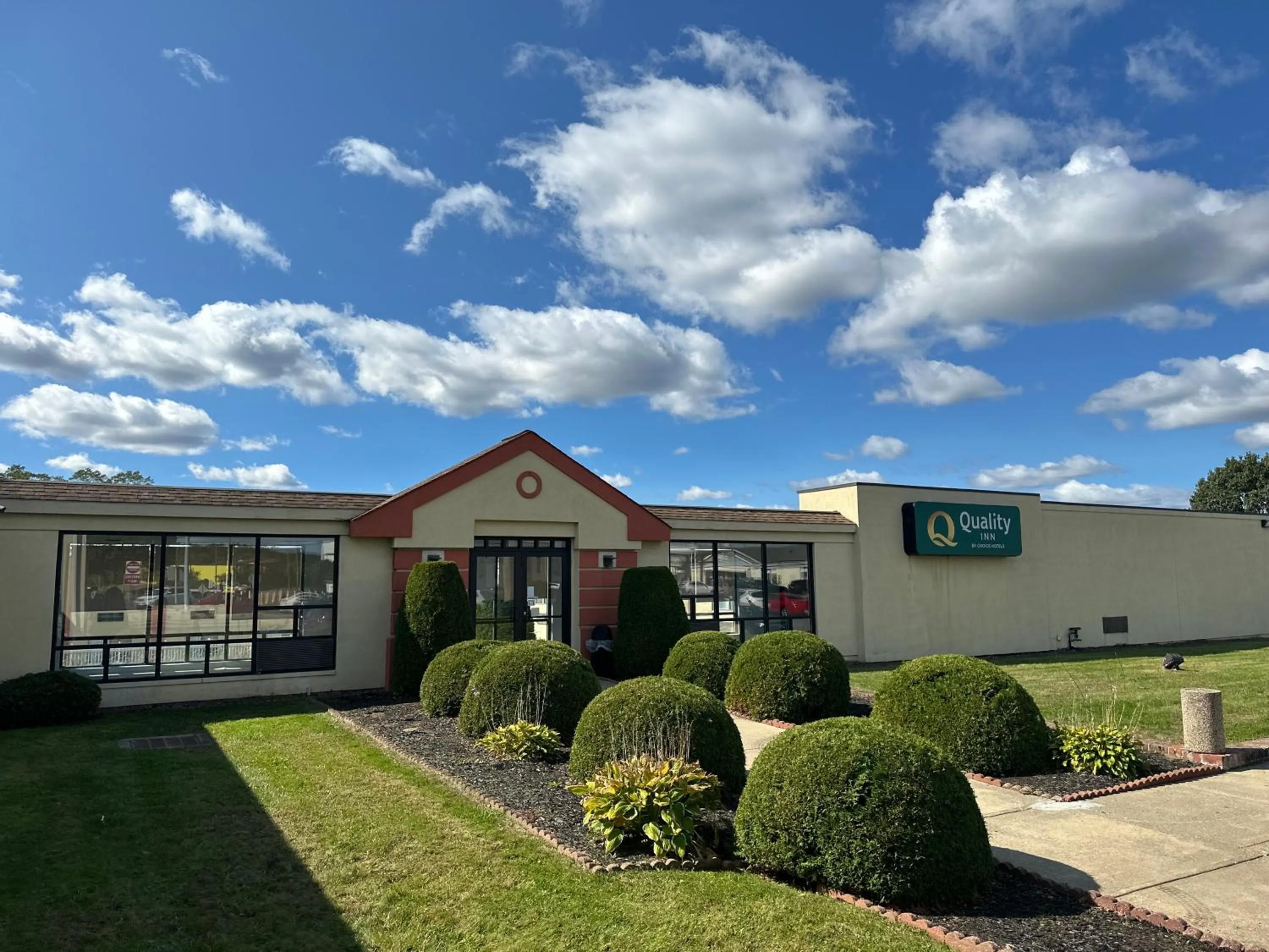 Property building in Quality Inn Seekonk-Providence