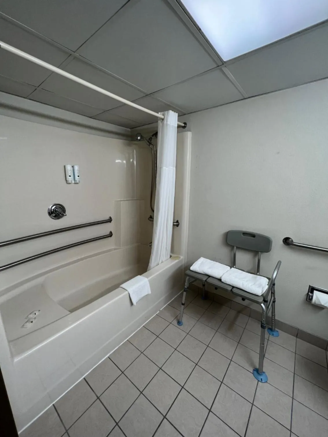 Bathroom in Quality Inn Seekonk-Providence
