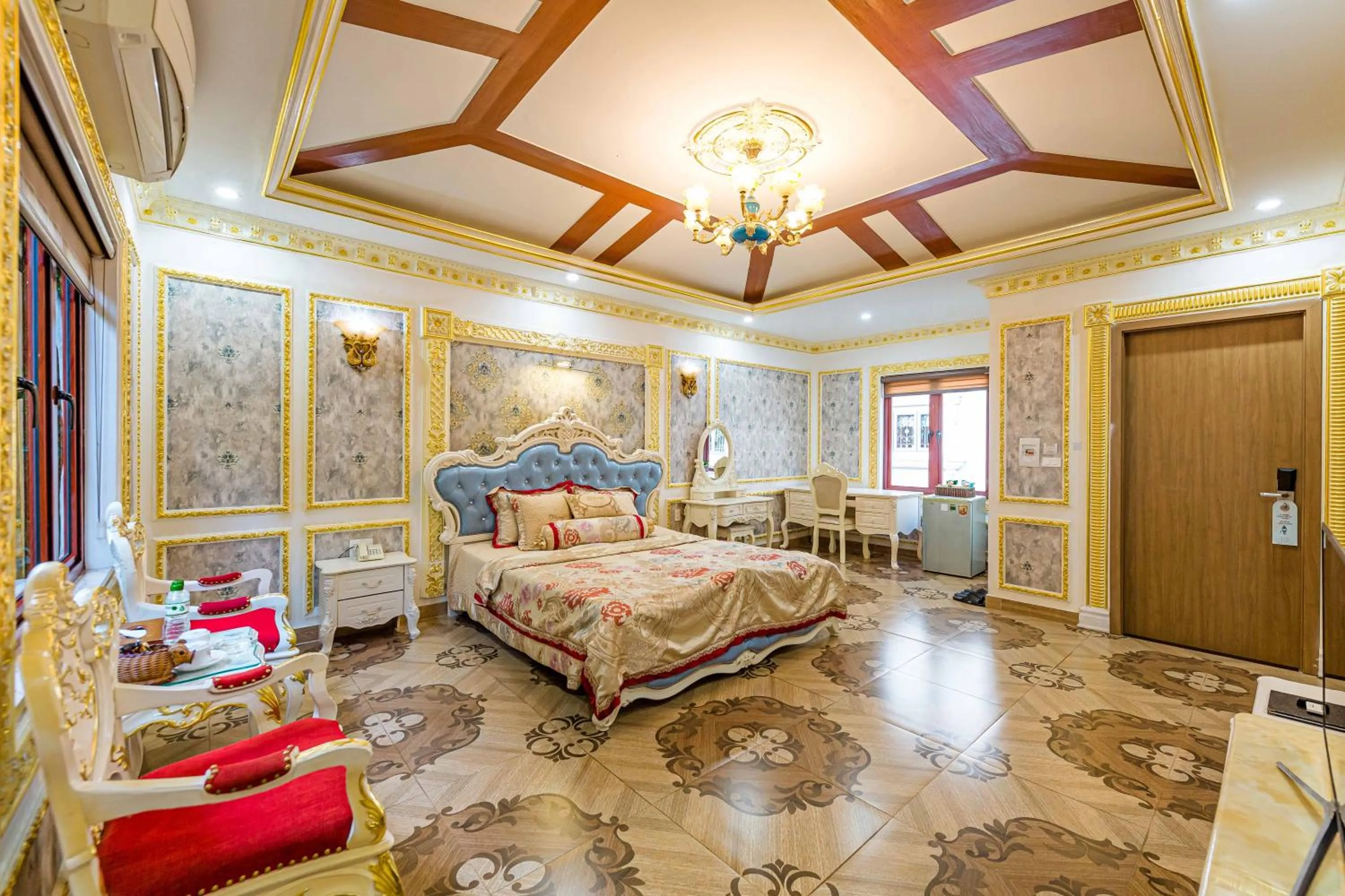 Bed in Hon Dau Resort