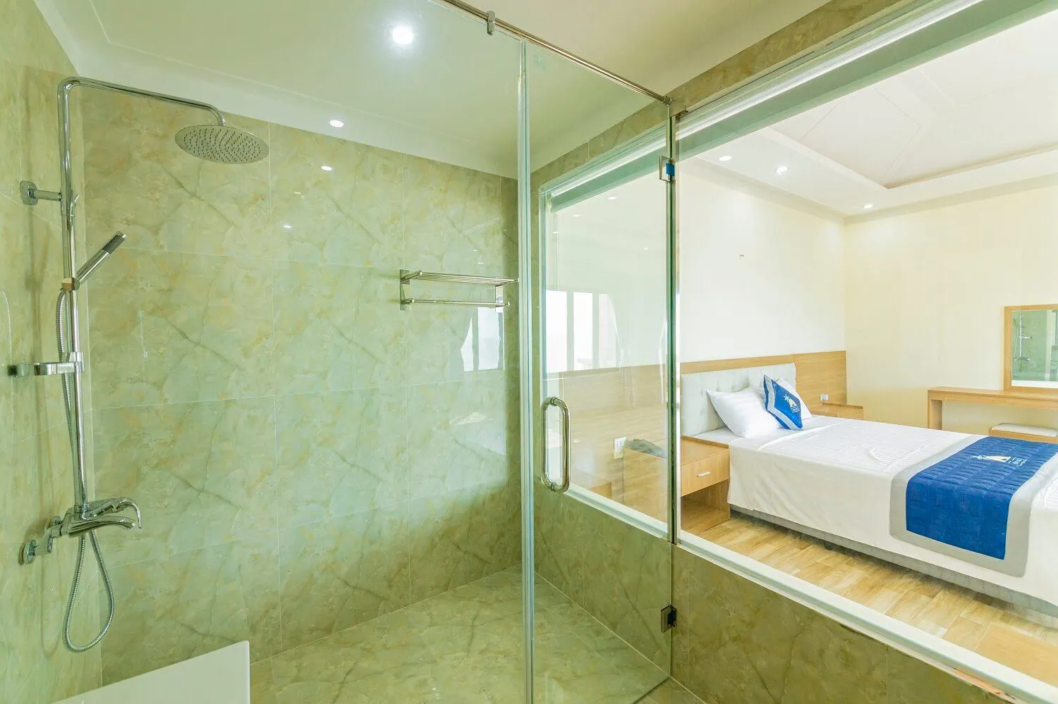 Bed in Hon Dau Resort