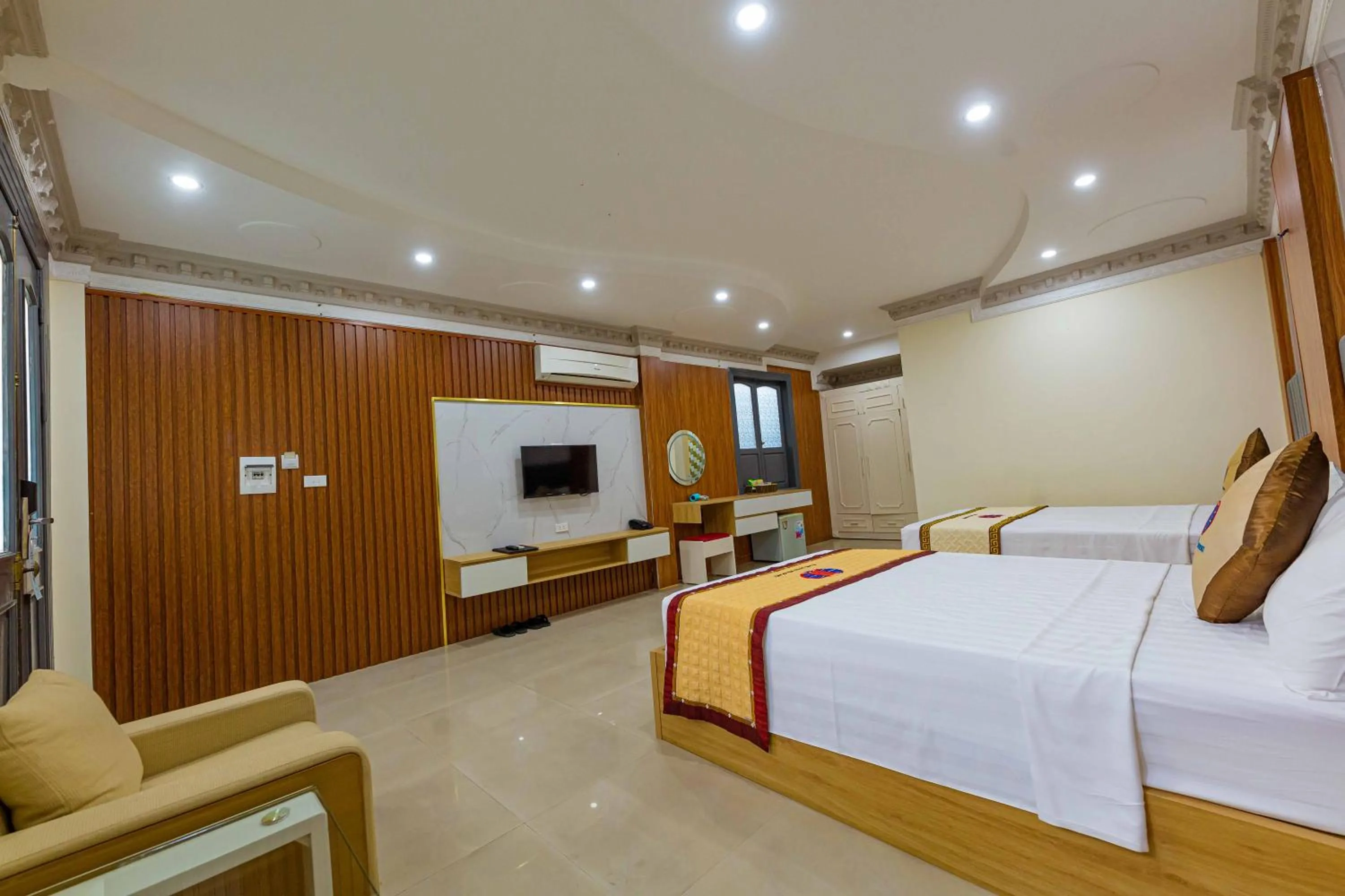 Bed in Hon Dau Resort