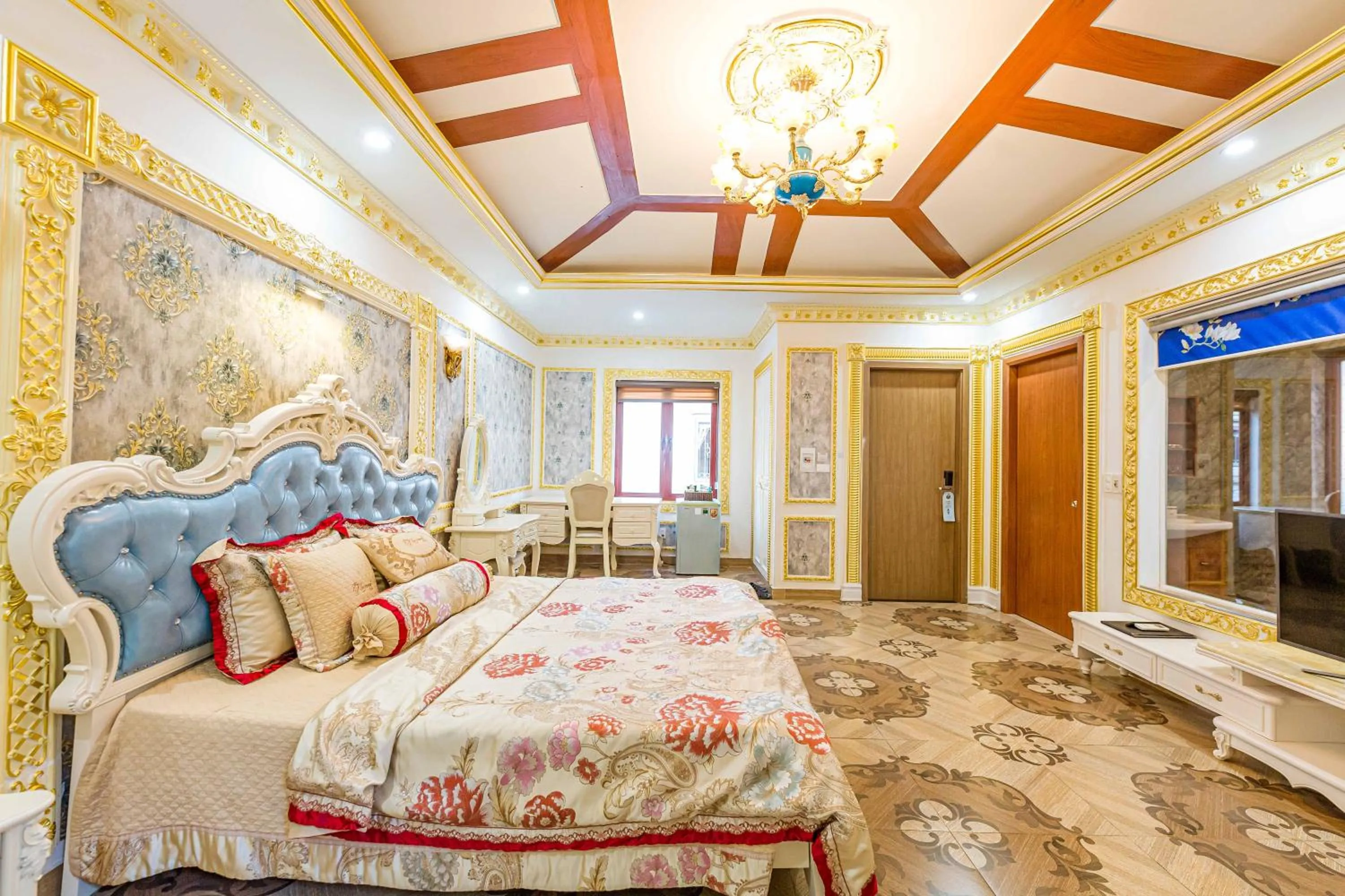 Bed in Hon Dau Resort