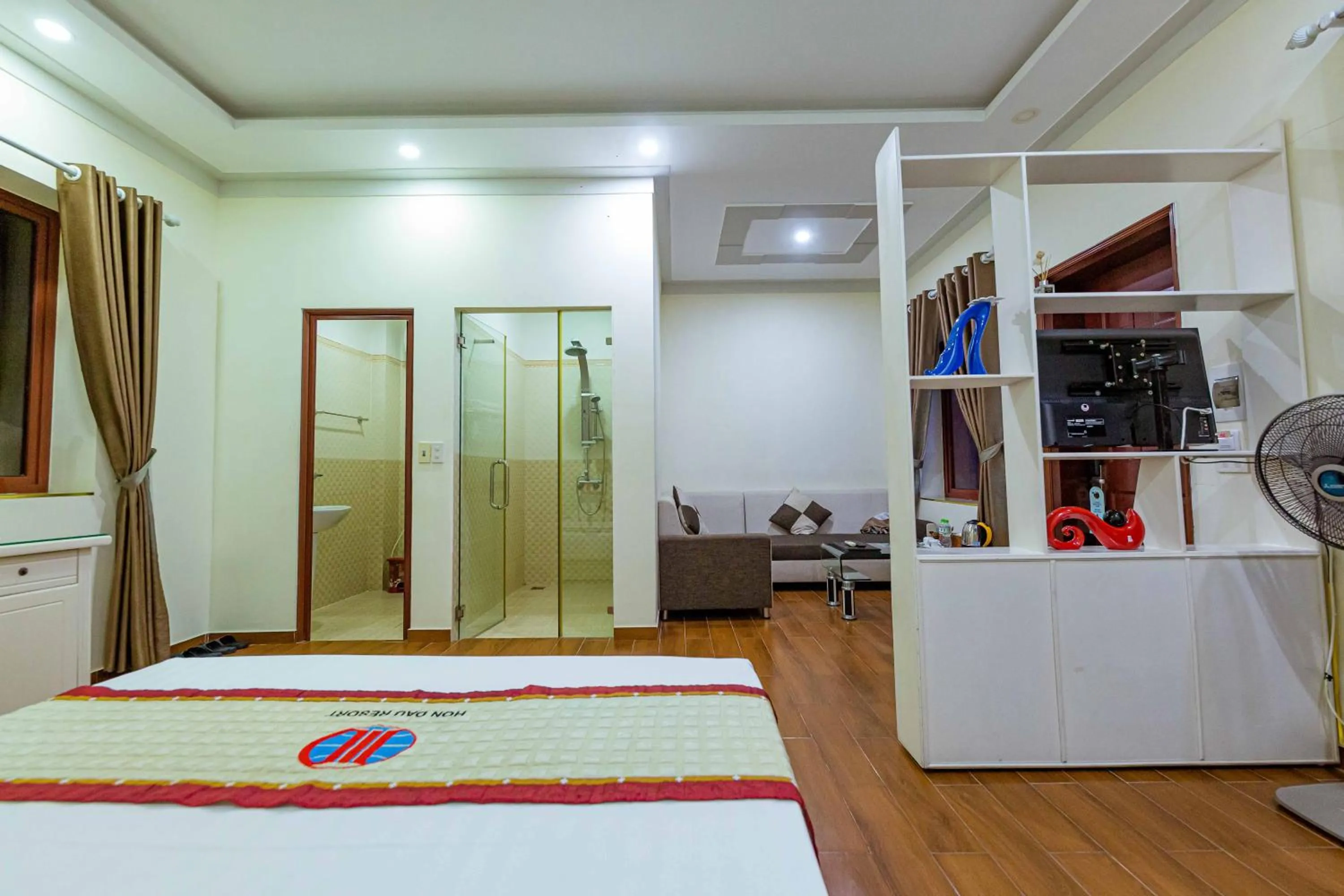 Bed in Hon Dau Resort