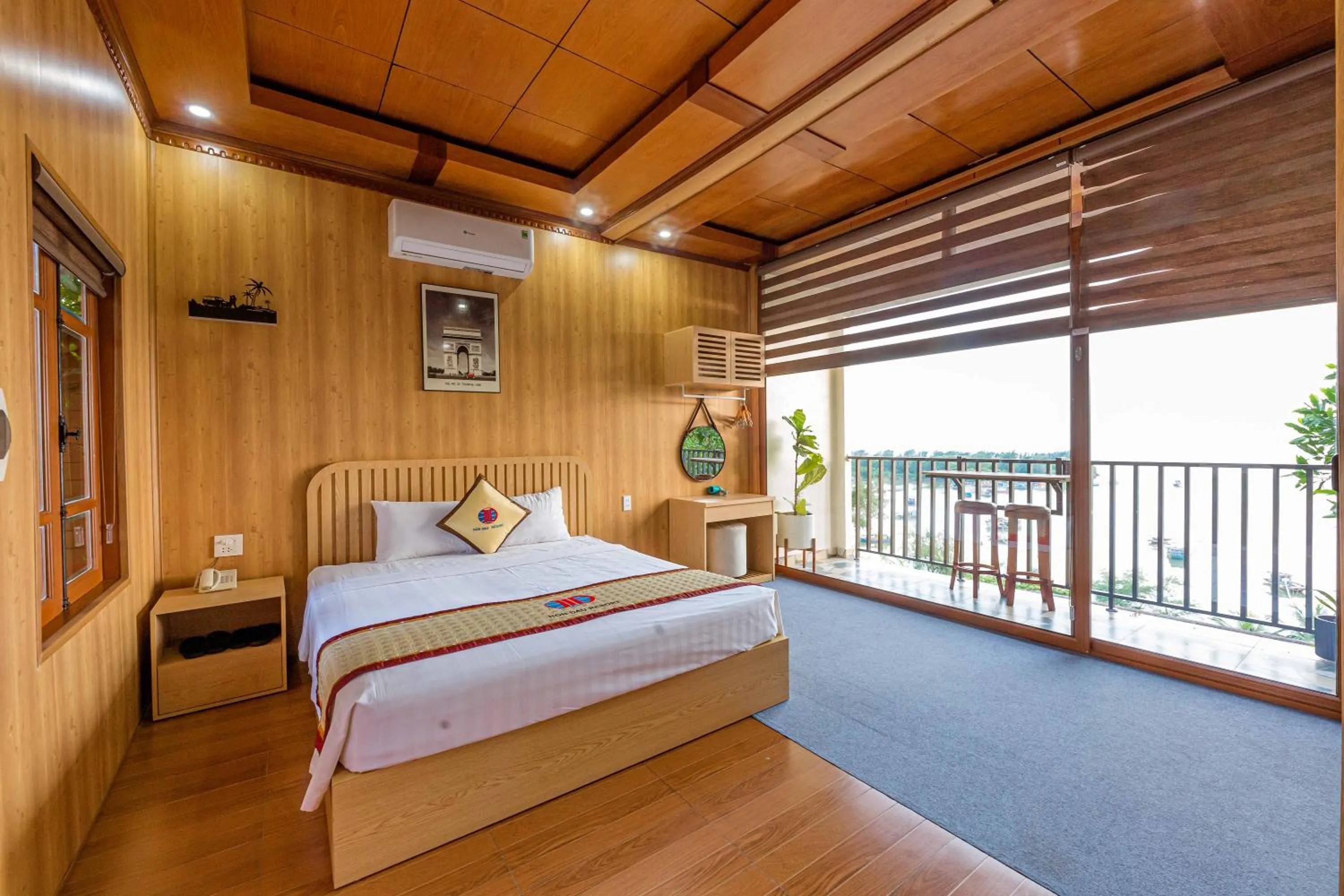 Bed in Hon Dau Resort