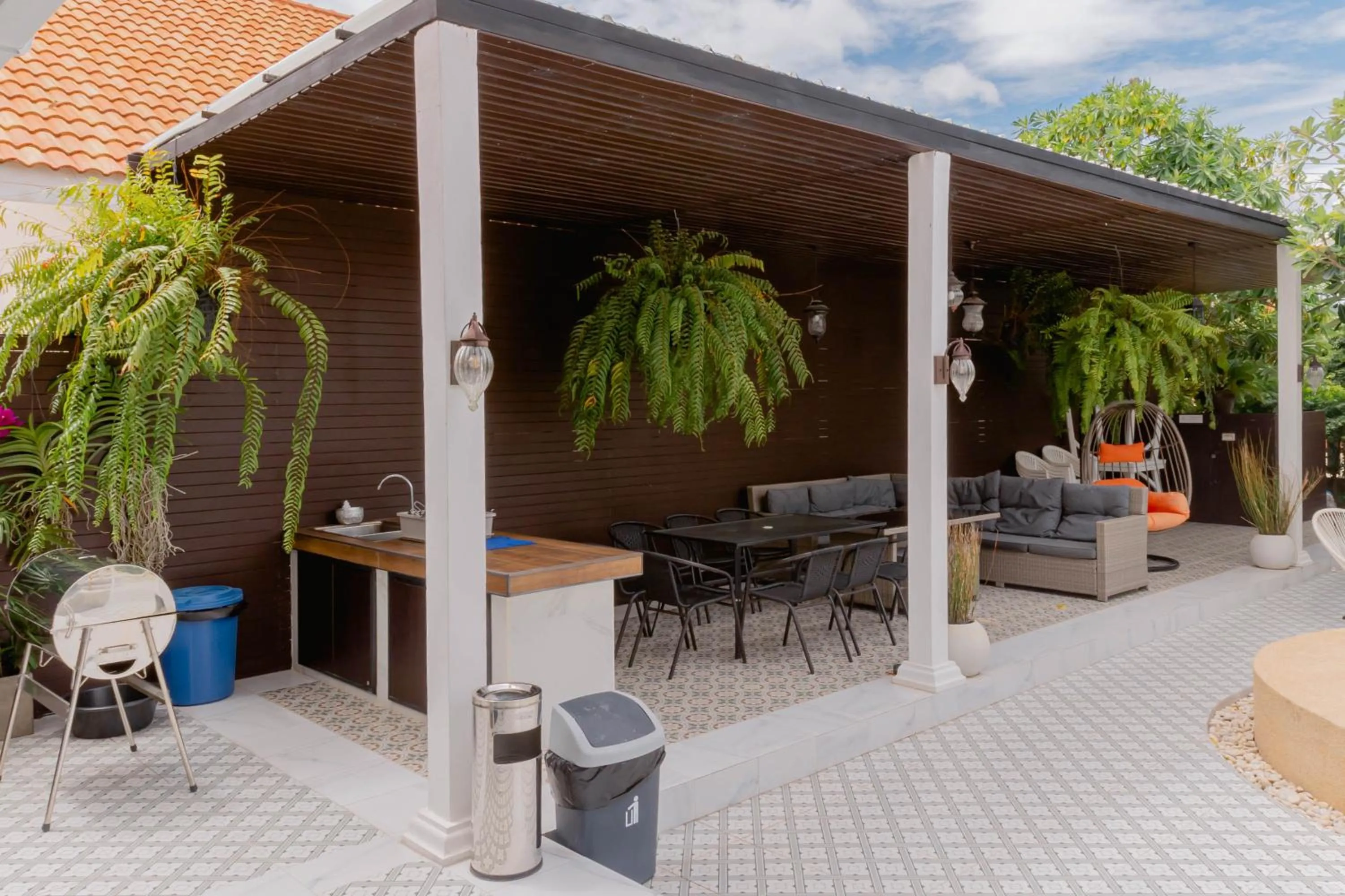 Restaurant/places to eat in Baan Kiang Lay Phu View Private Pool Villa in Central Hua Hin