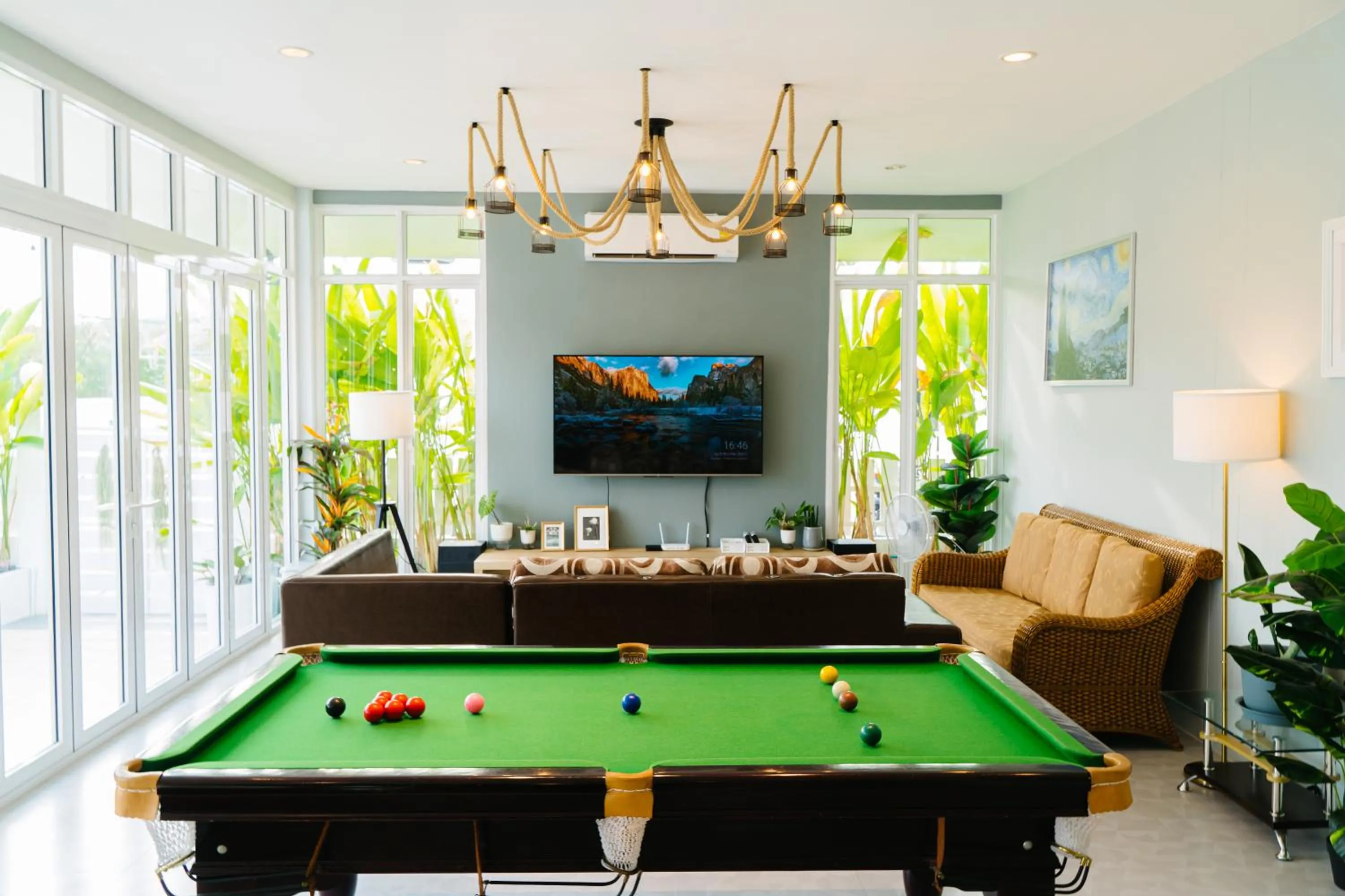 Communal lounge/ TV room in Baan Kiang Lay Phu View Private Pool Villa in Central Hua Hin