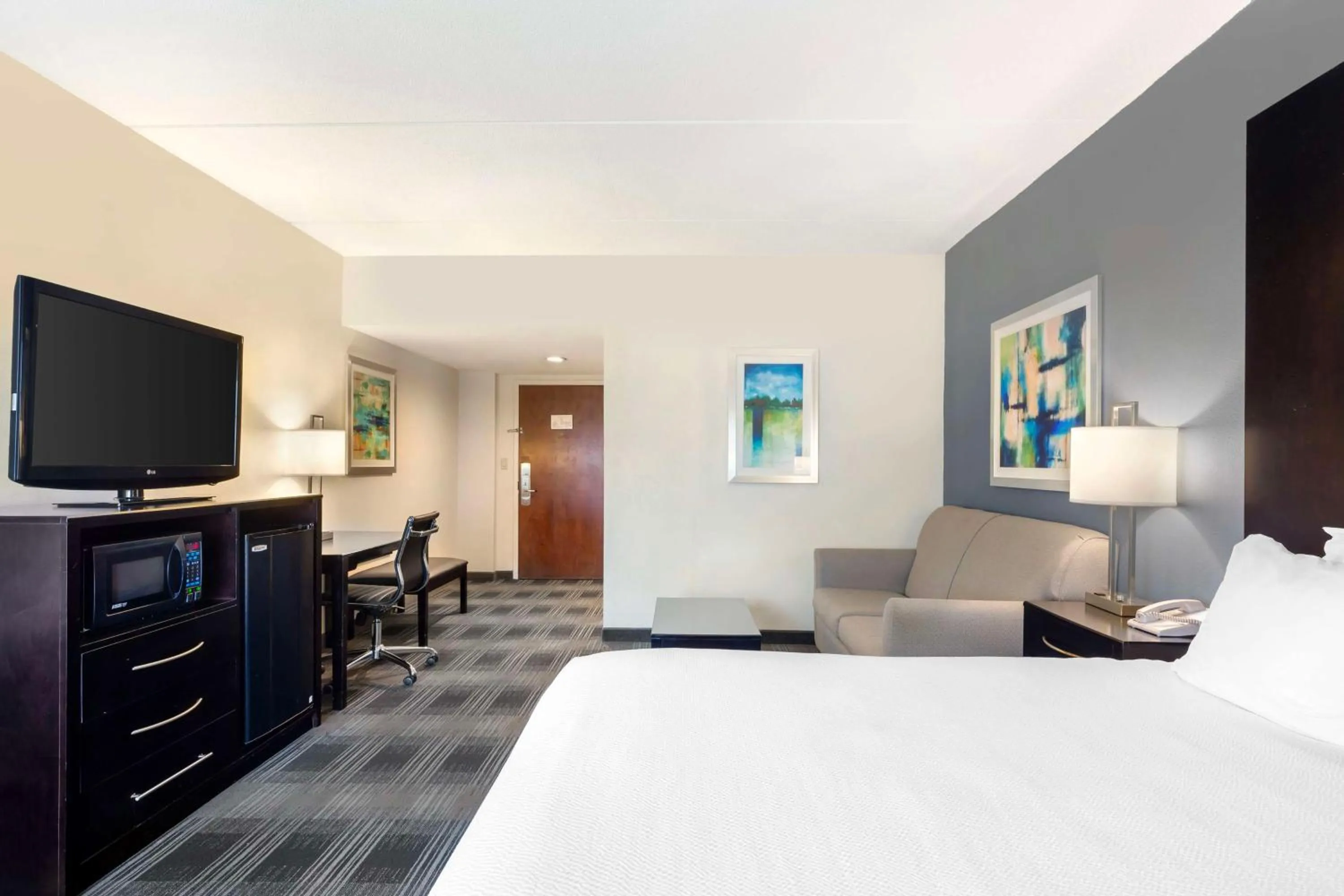 Bedroom, Bed in Best Western Hartford Hotel and Suites
