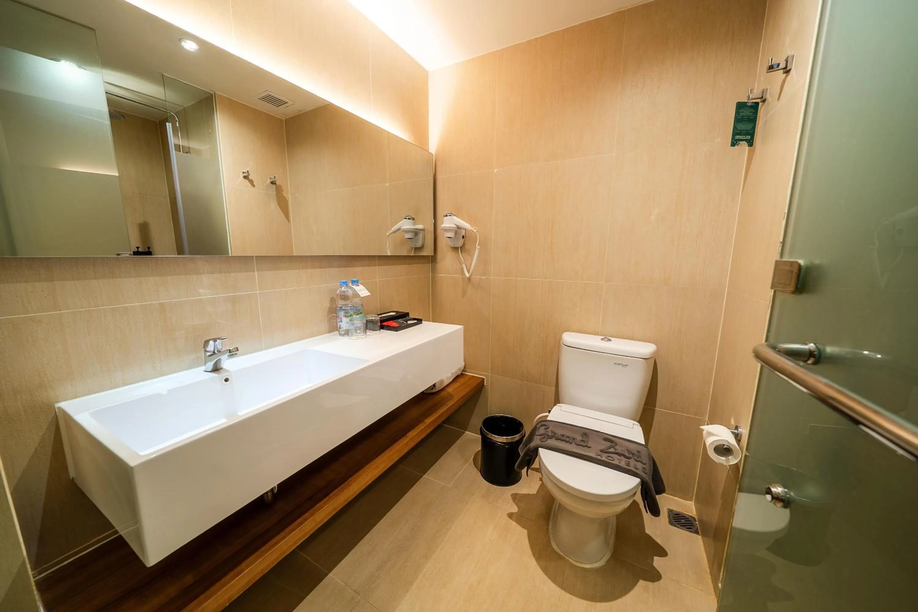 Bathroom in Grand Zuri Malioboro