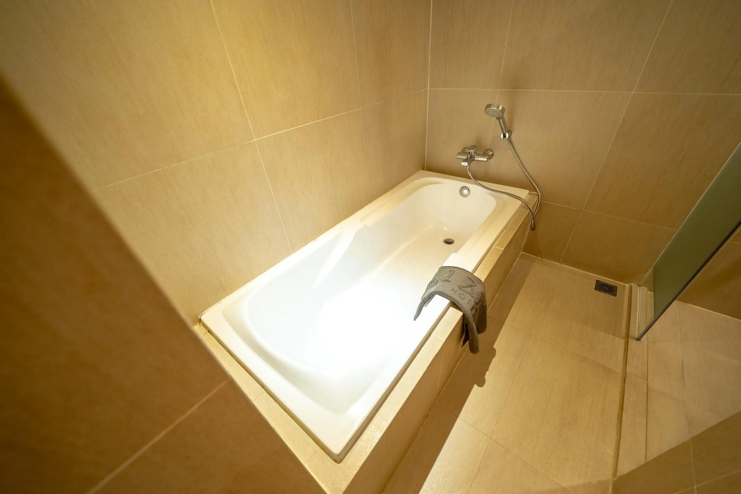 Bath in Grand Zuri Malioboro