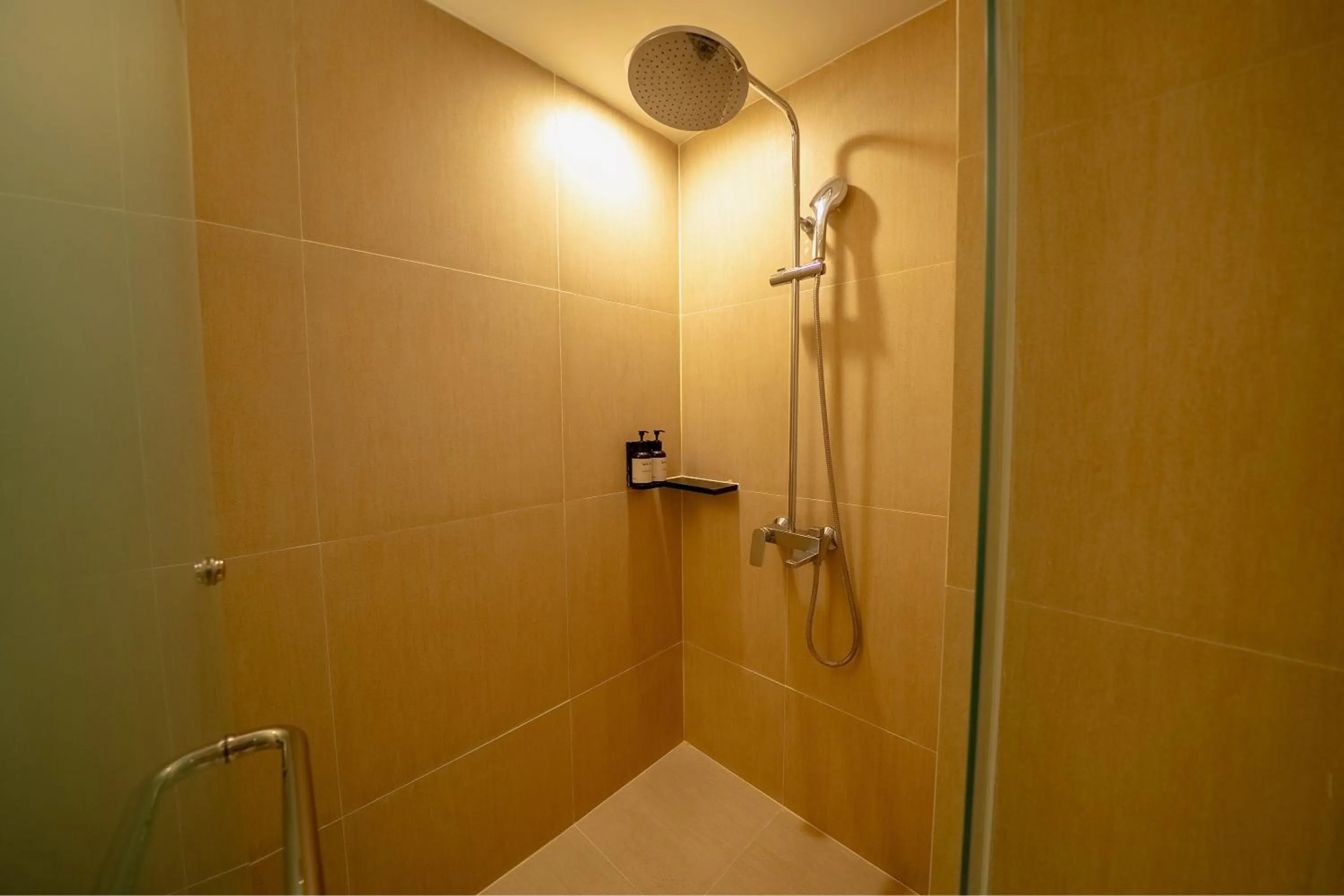 Shower in Grand Zuri Malioboro